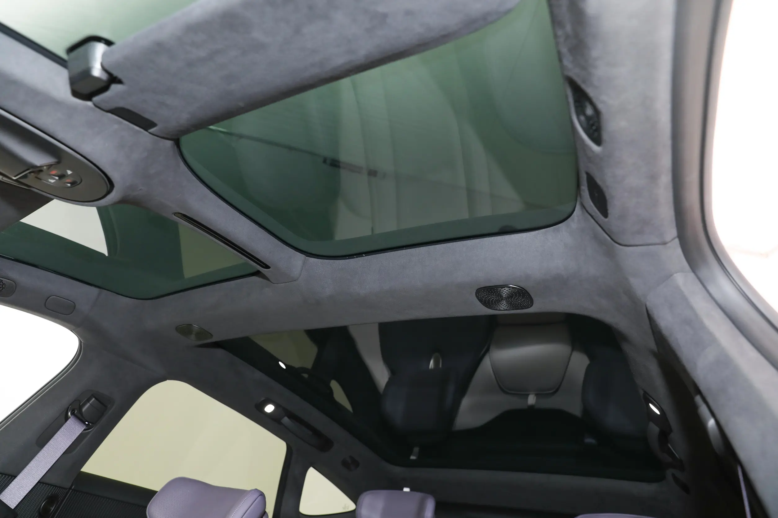avatr 12 2023 space-3