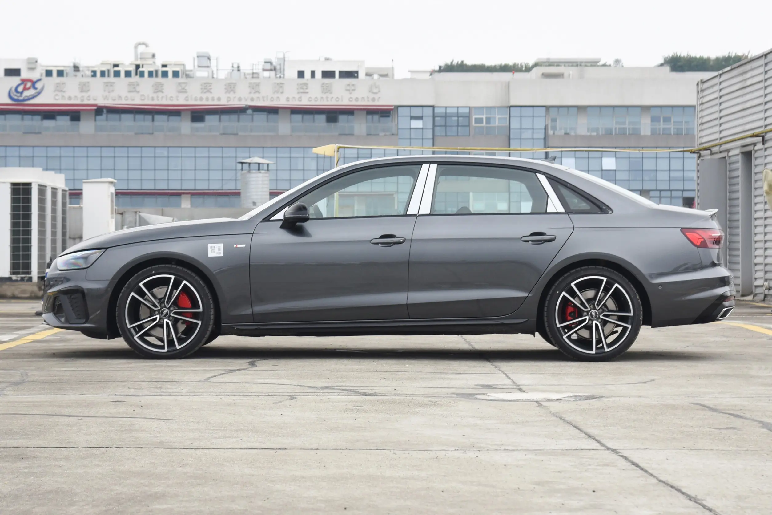 audi a4l 2024 внешний вид-3