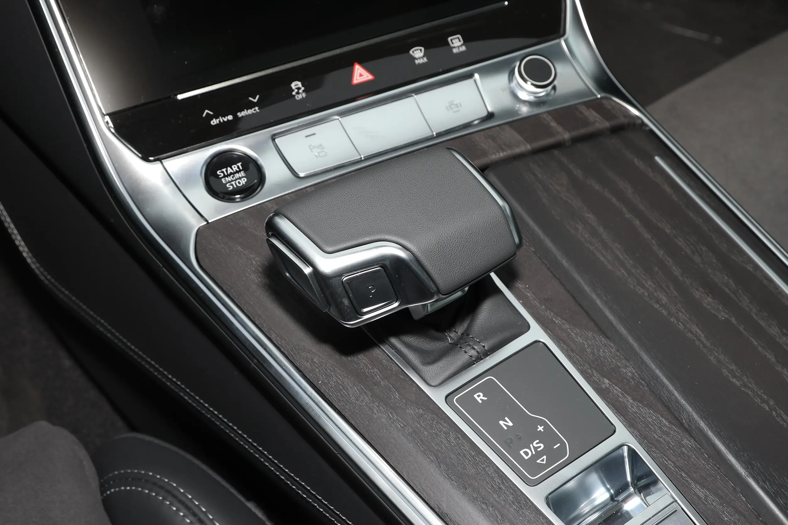 audi a6l 2024 интерьер-3