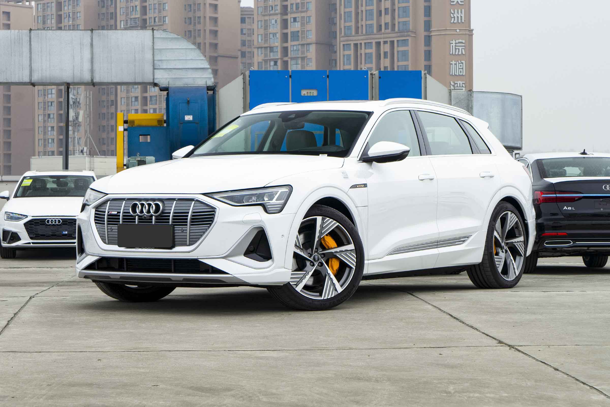 audi e-tron 2021 внешний вид-1