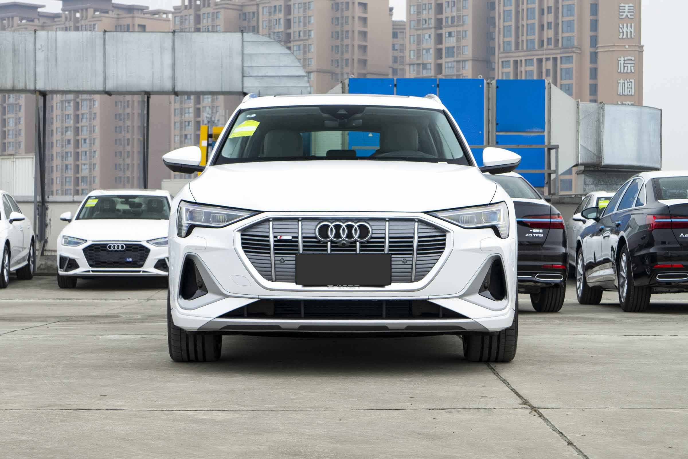 audi e-tron 2021 внешний вид-2