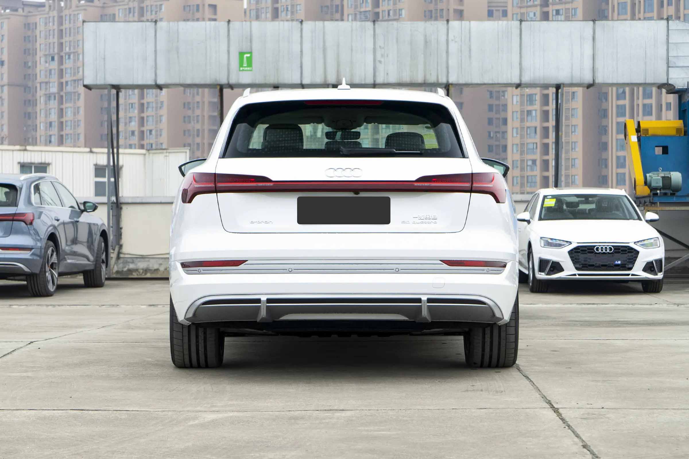 audi e-tron 2021 внешний вид-4