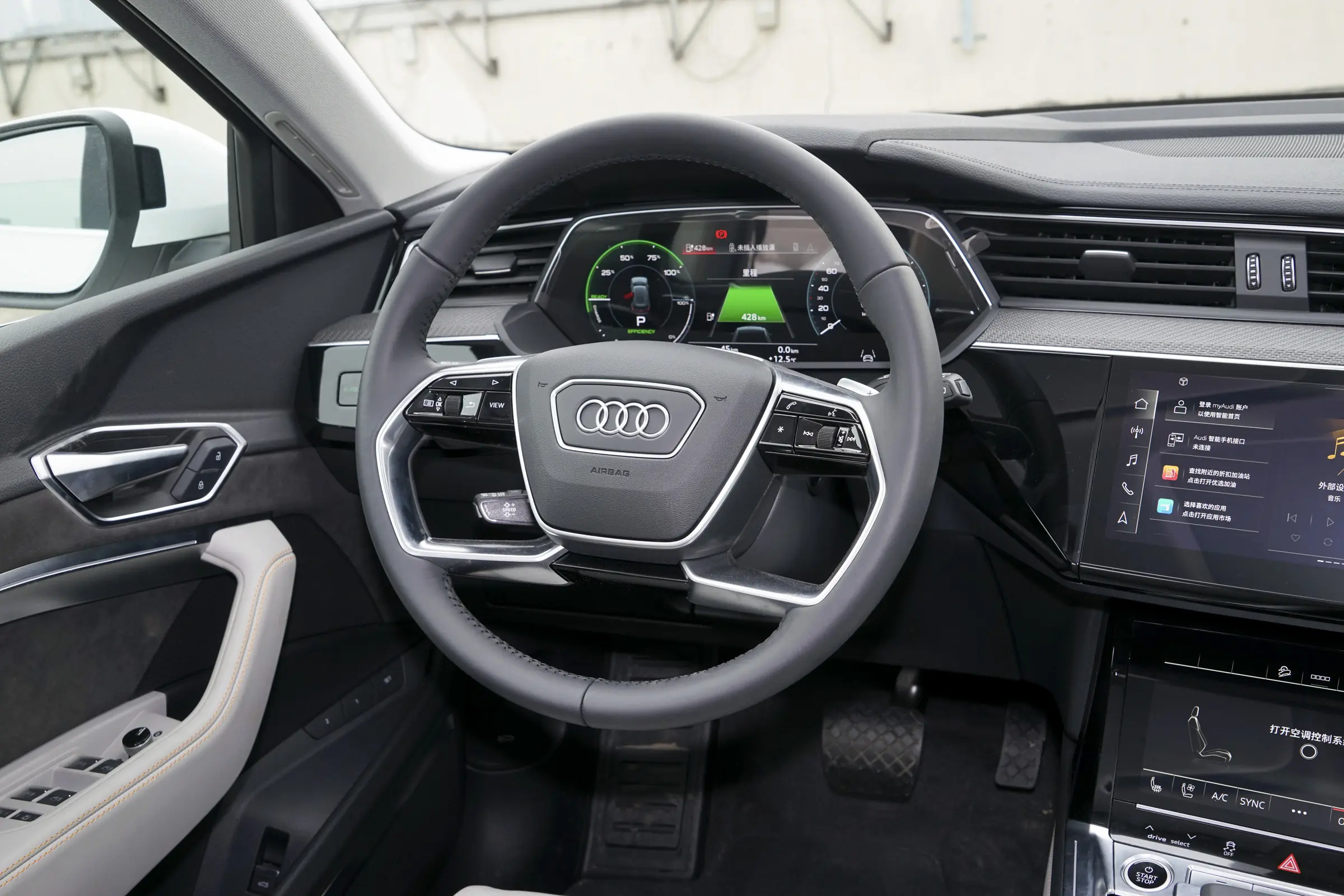 audi e-tron 2021 интерьер-2