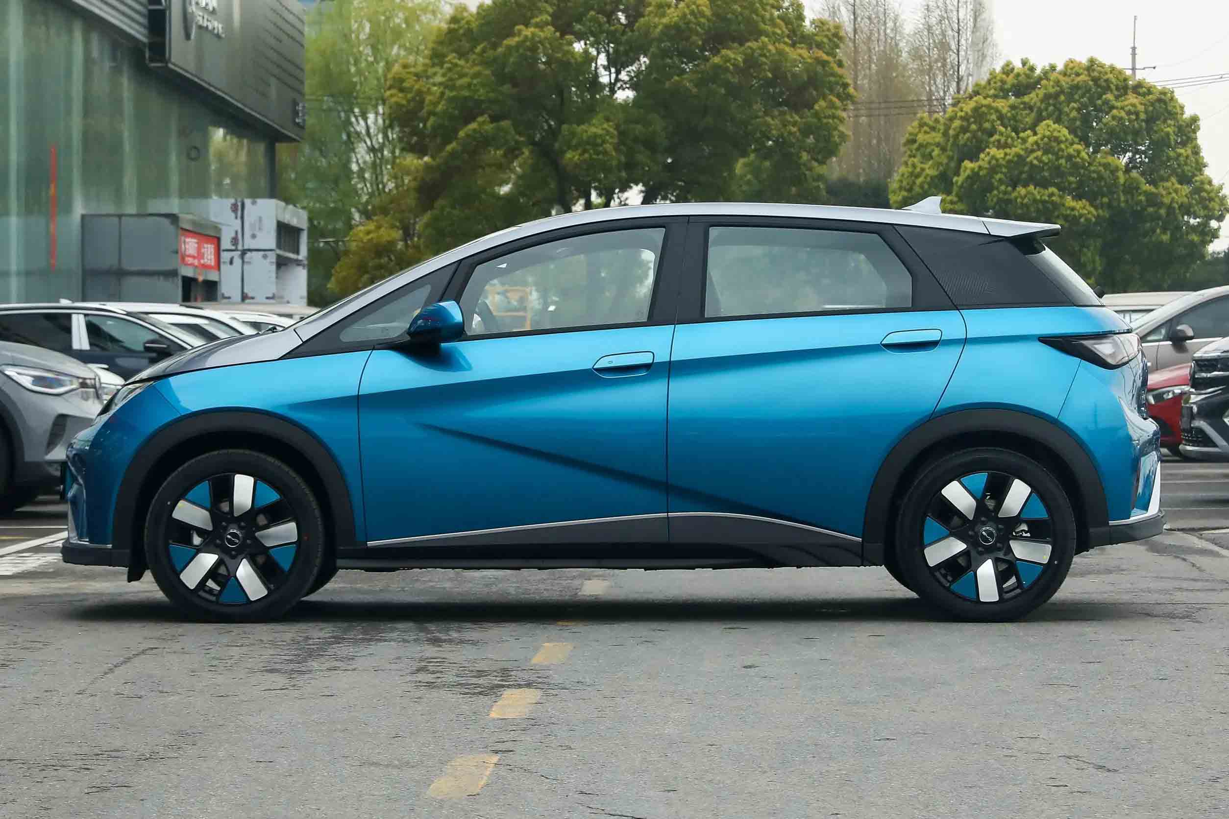 byd dolphin 2023 внешний вид-3