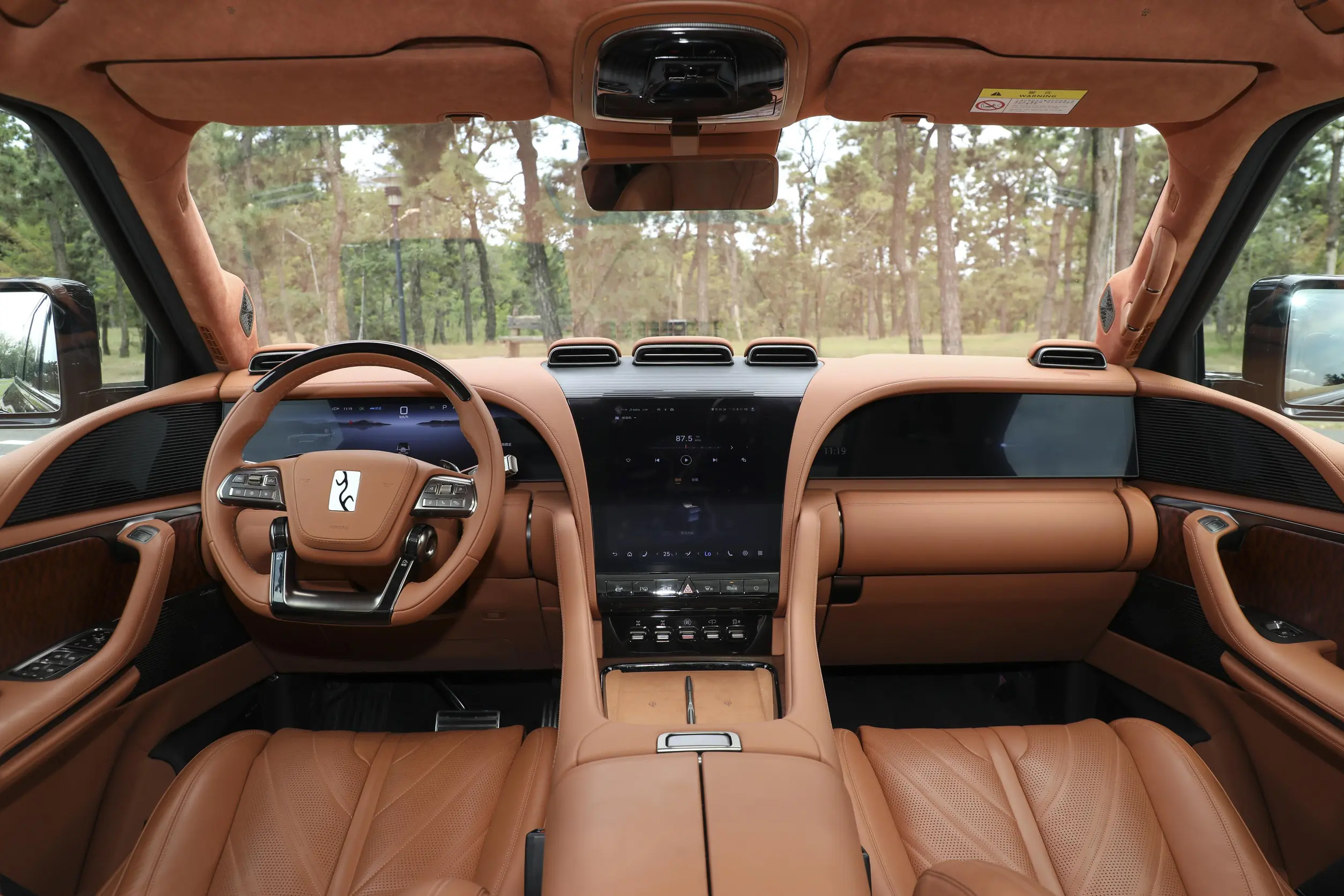 byd yangwang u8 2023 interior-1