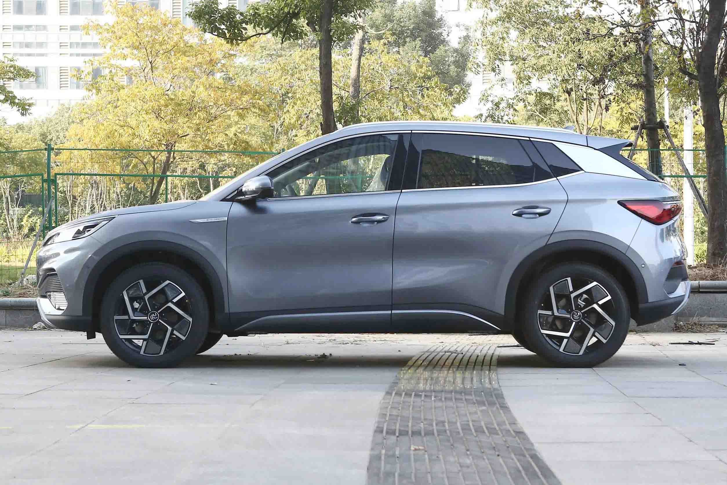 byd yuan plus 2023 внешний вид-3