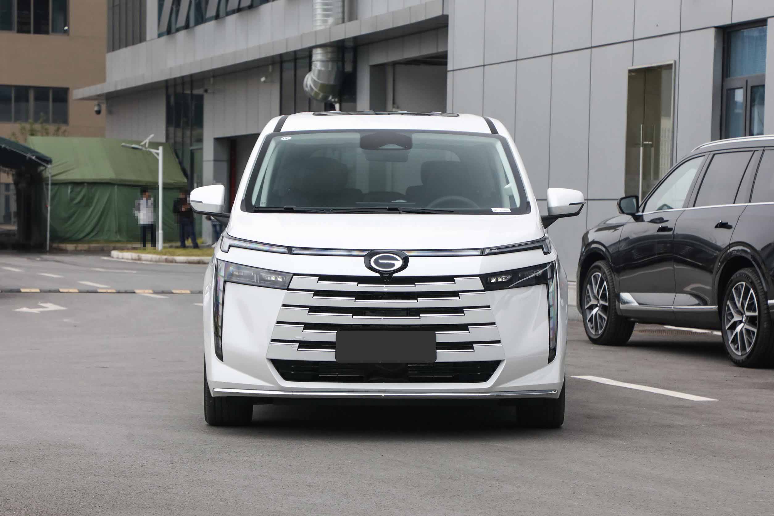 gac trumpchi e8 phev 2024 внешний вид-2