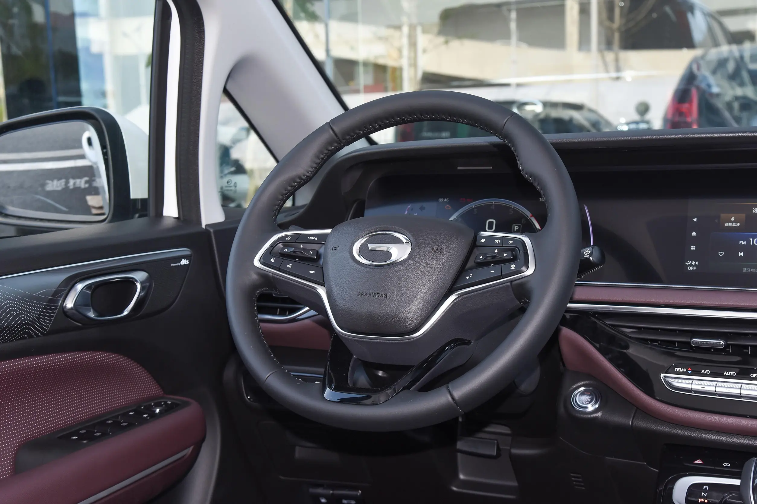 gac trumpchi m6 2023 интерьер-2