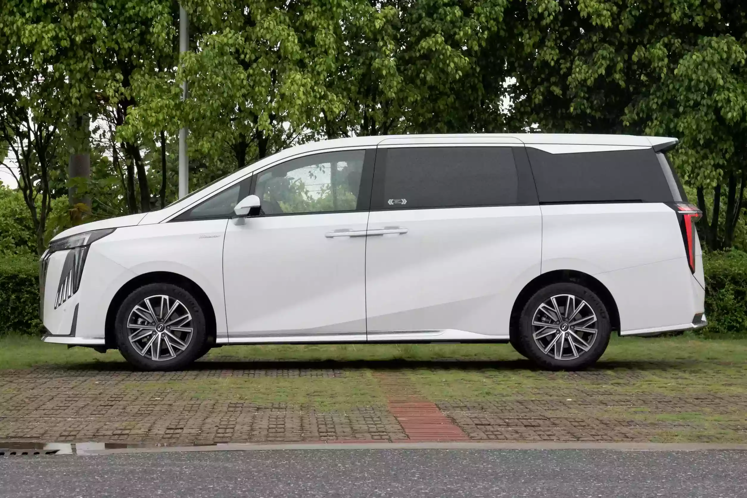gac trumpchi m8 2024 внешний вид-3
