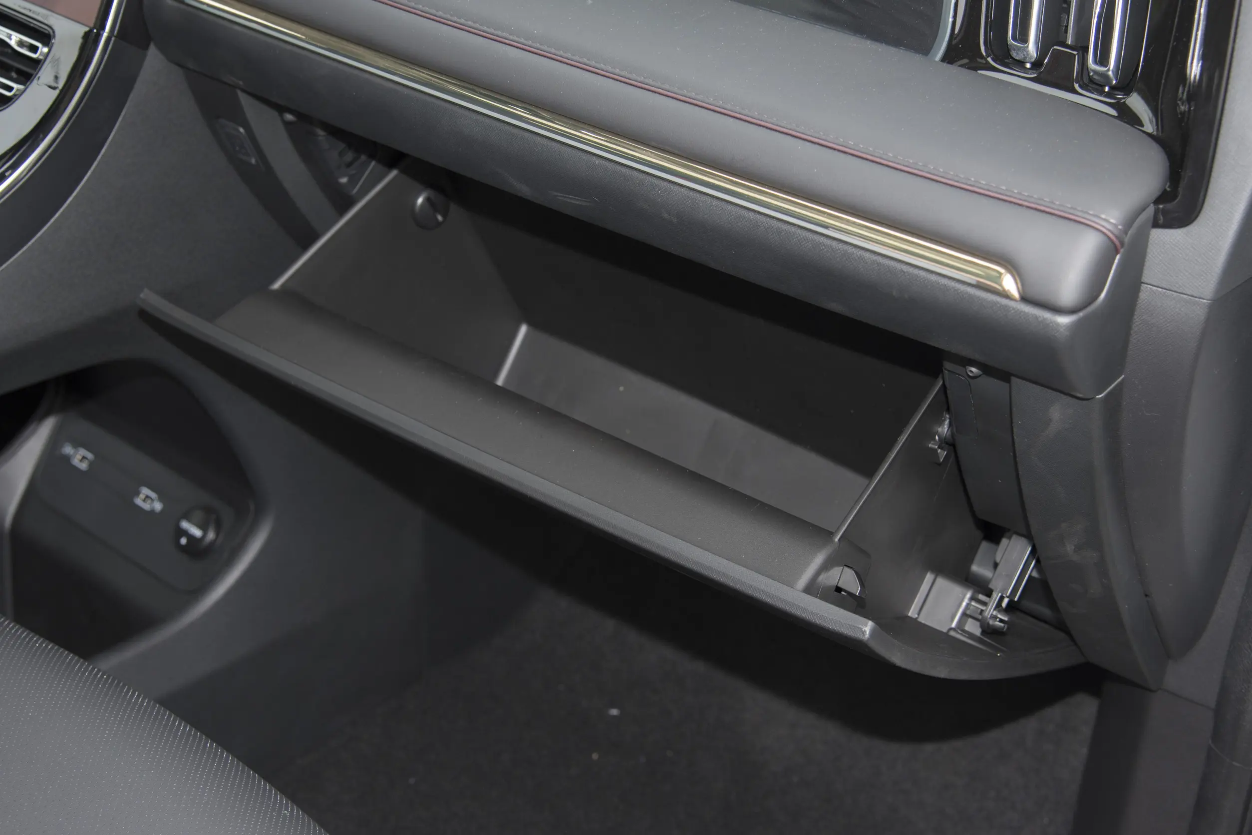 gac trumpchi m8 2024 интерьер-4