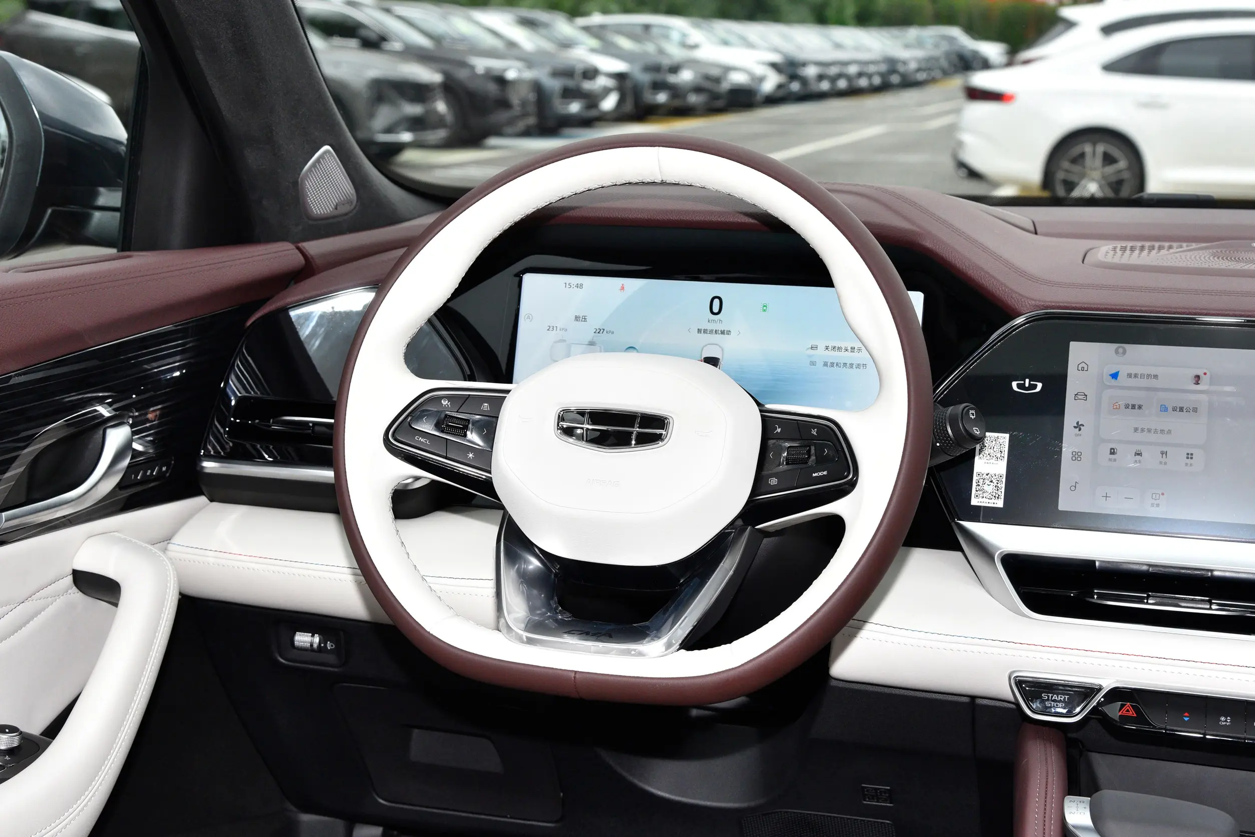 geely monjaro 2024 интерьер-2