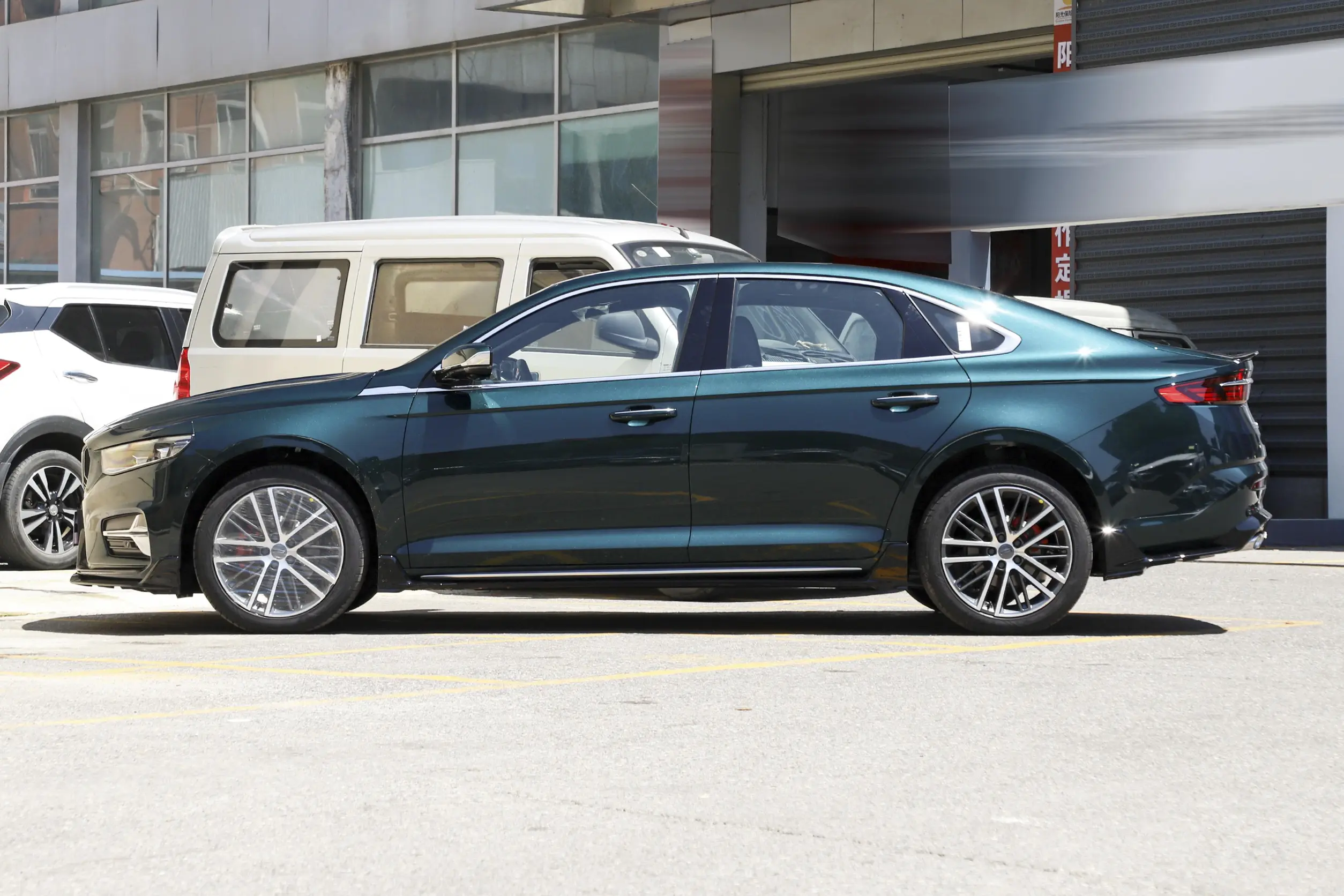 geely protace 2023 внешний вид-3