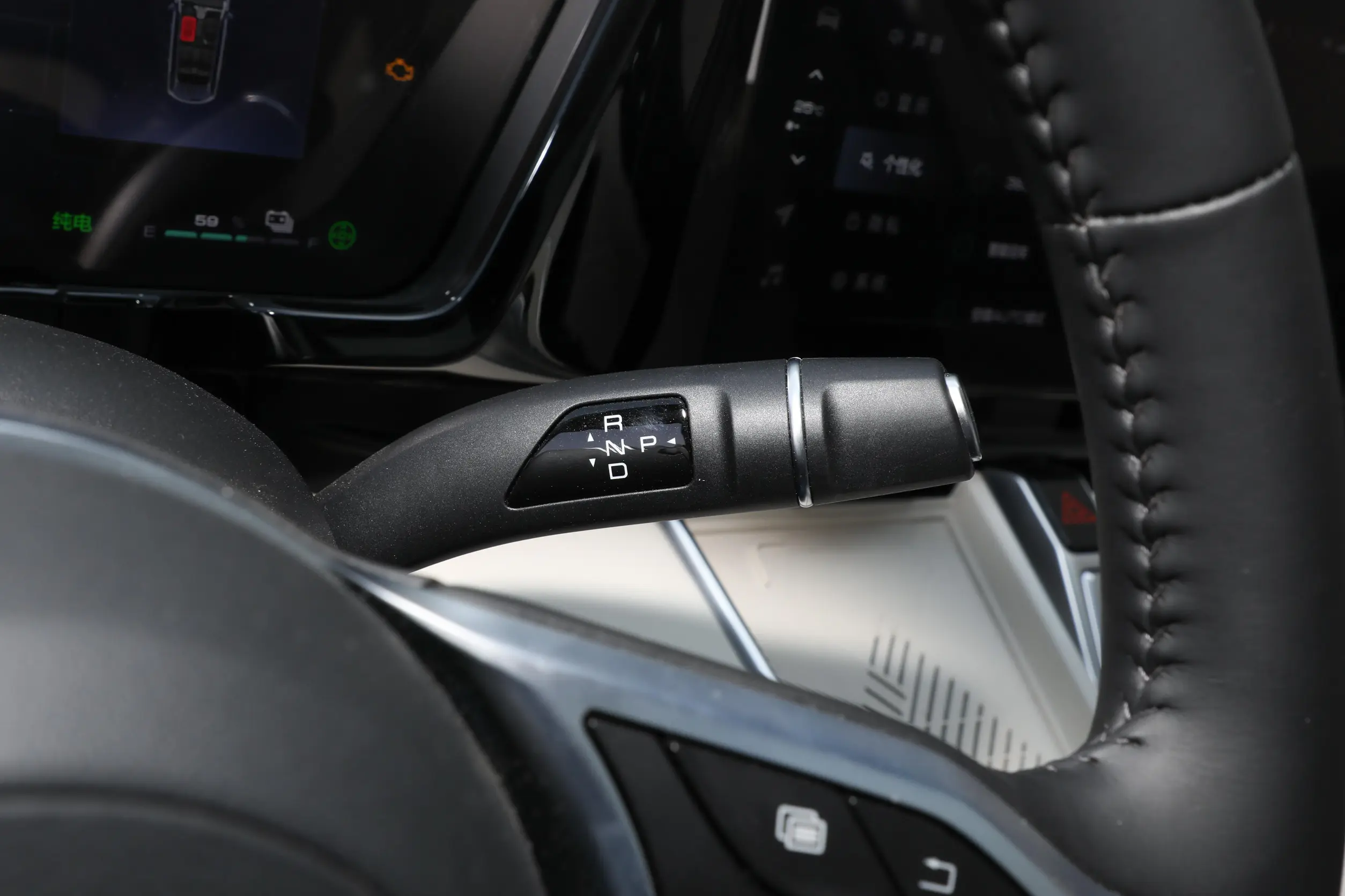haval xiaolong max 2023 интерьер-3