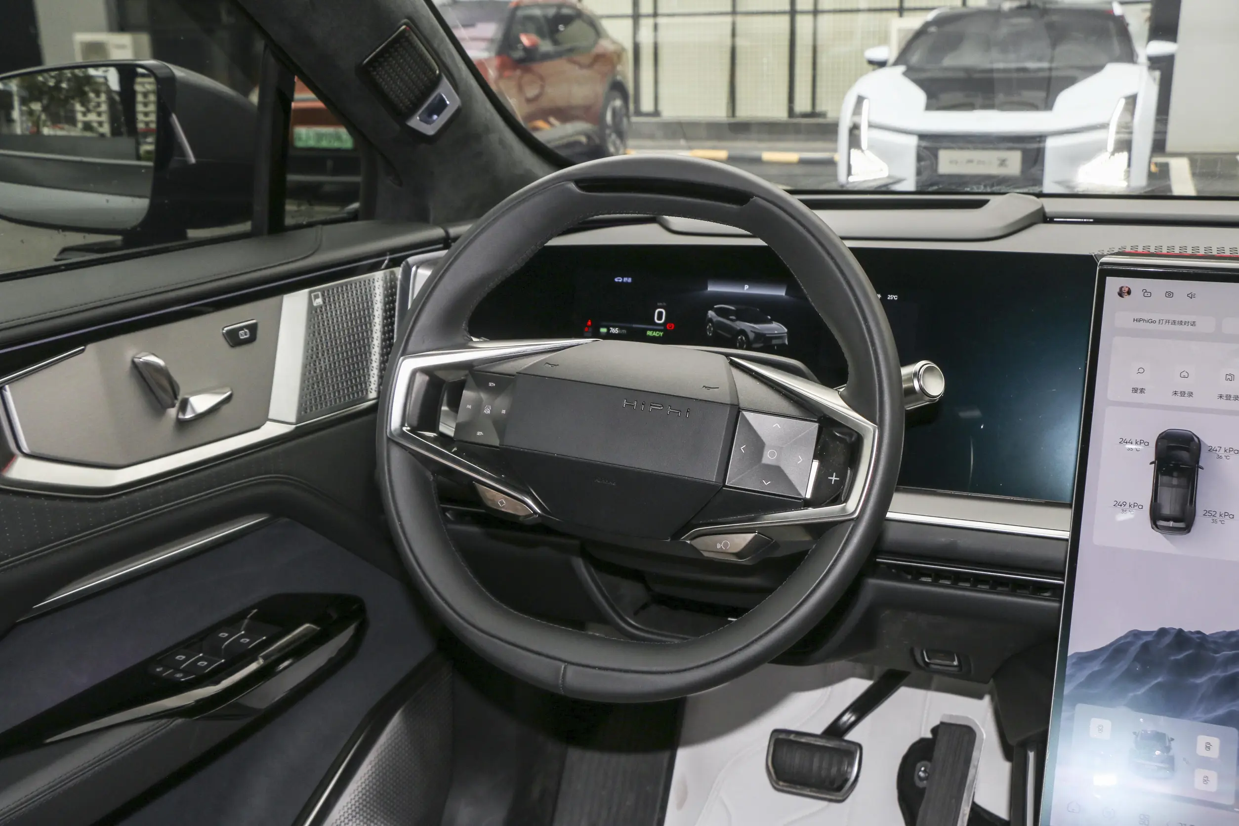 hiphi y 2023 интерьер-2