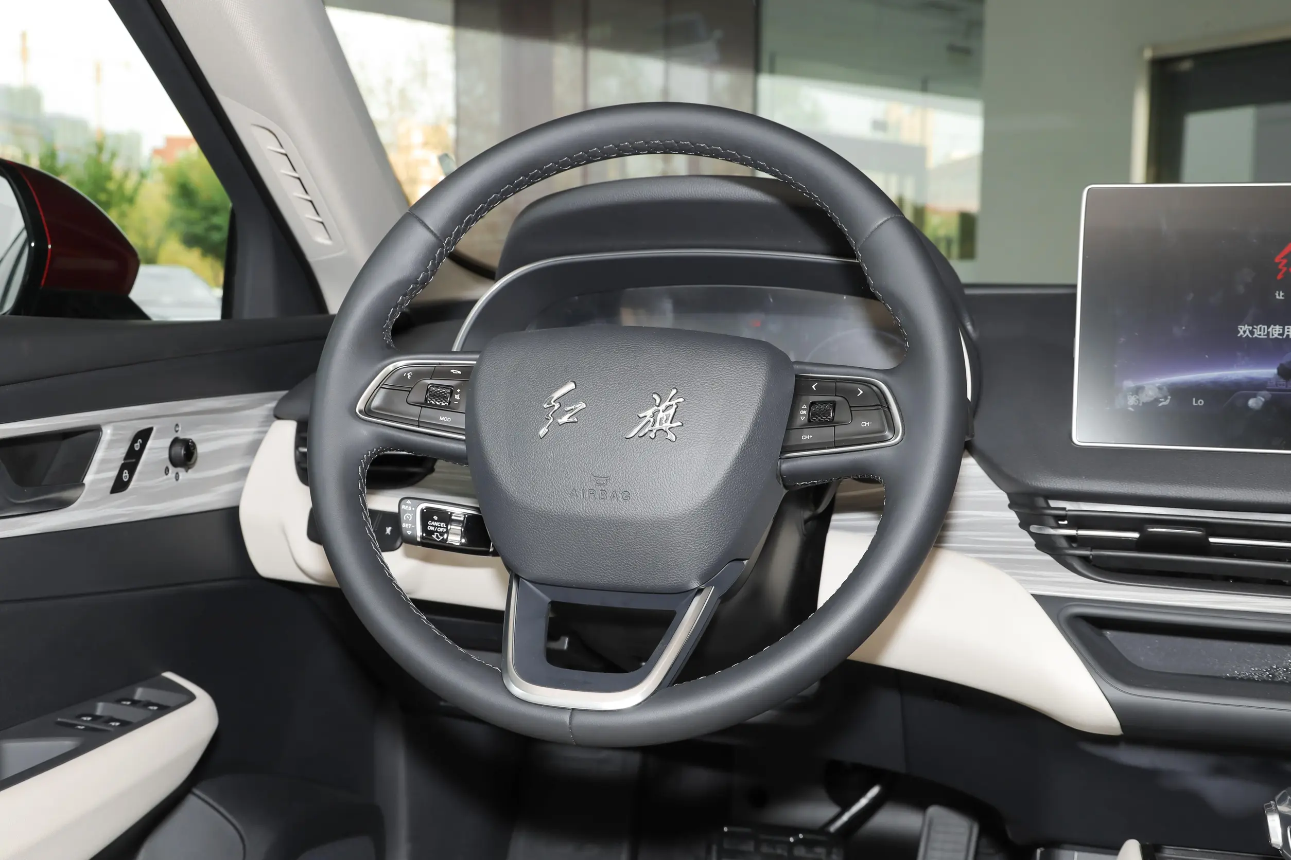 hongqi e-qm5 2023 интерьер-2
