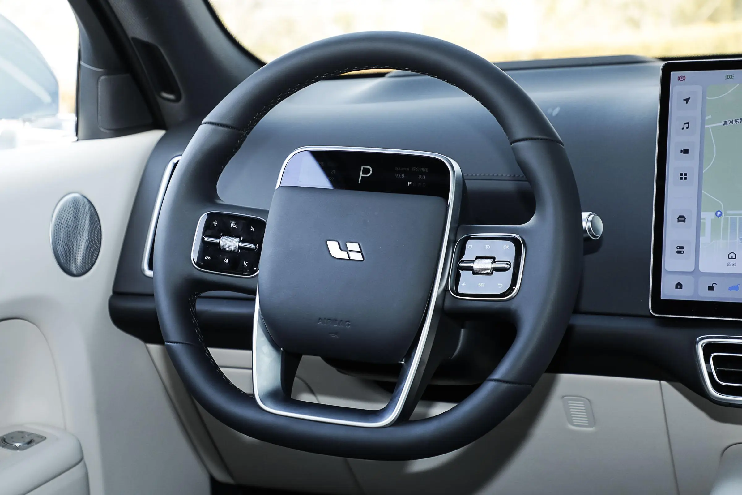 li auto l7 2023 интерьер-2