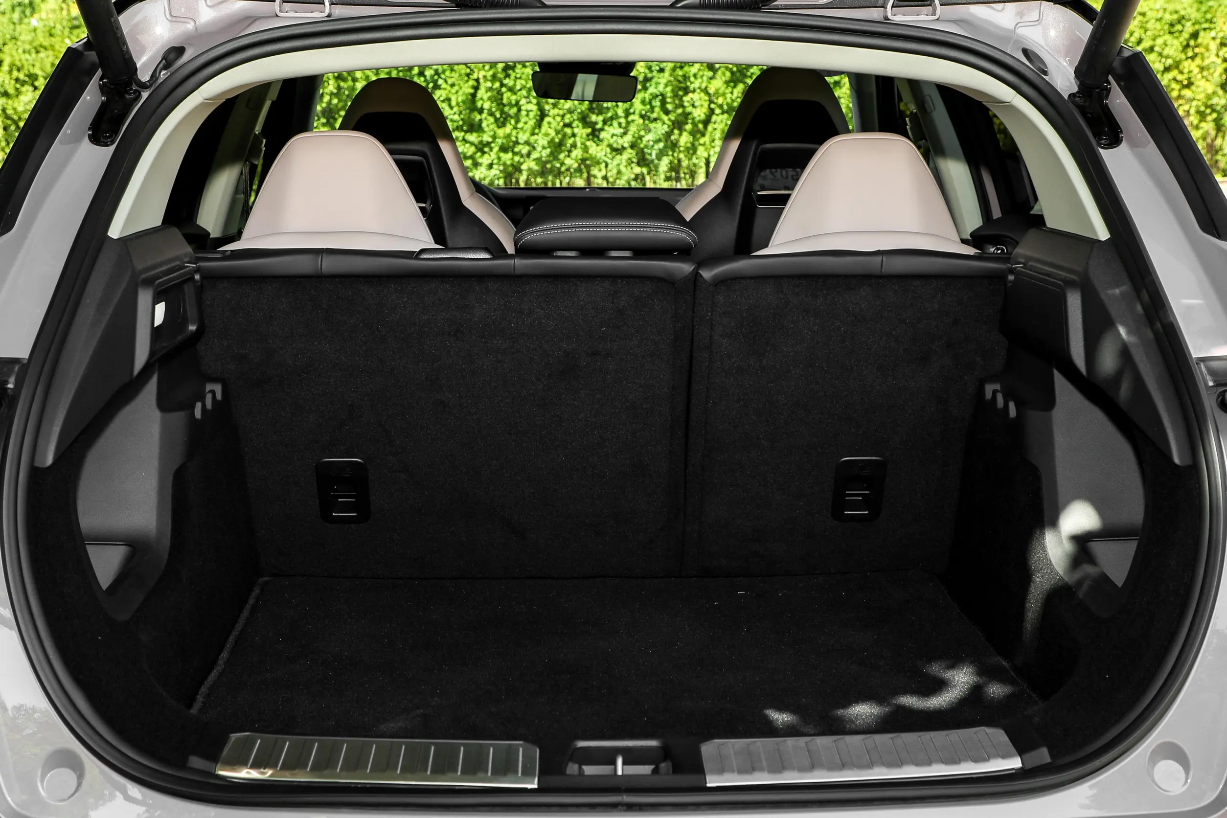 lynk & co 06 2023 space-4