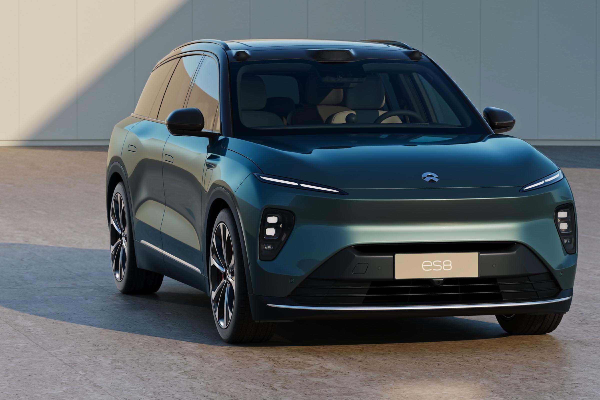 Nio ES8