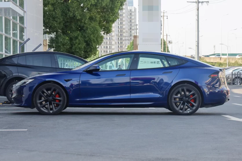 Tesla Model S 2023 Внешний вид-3