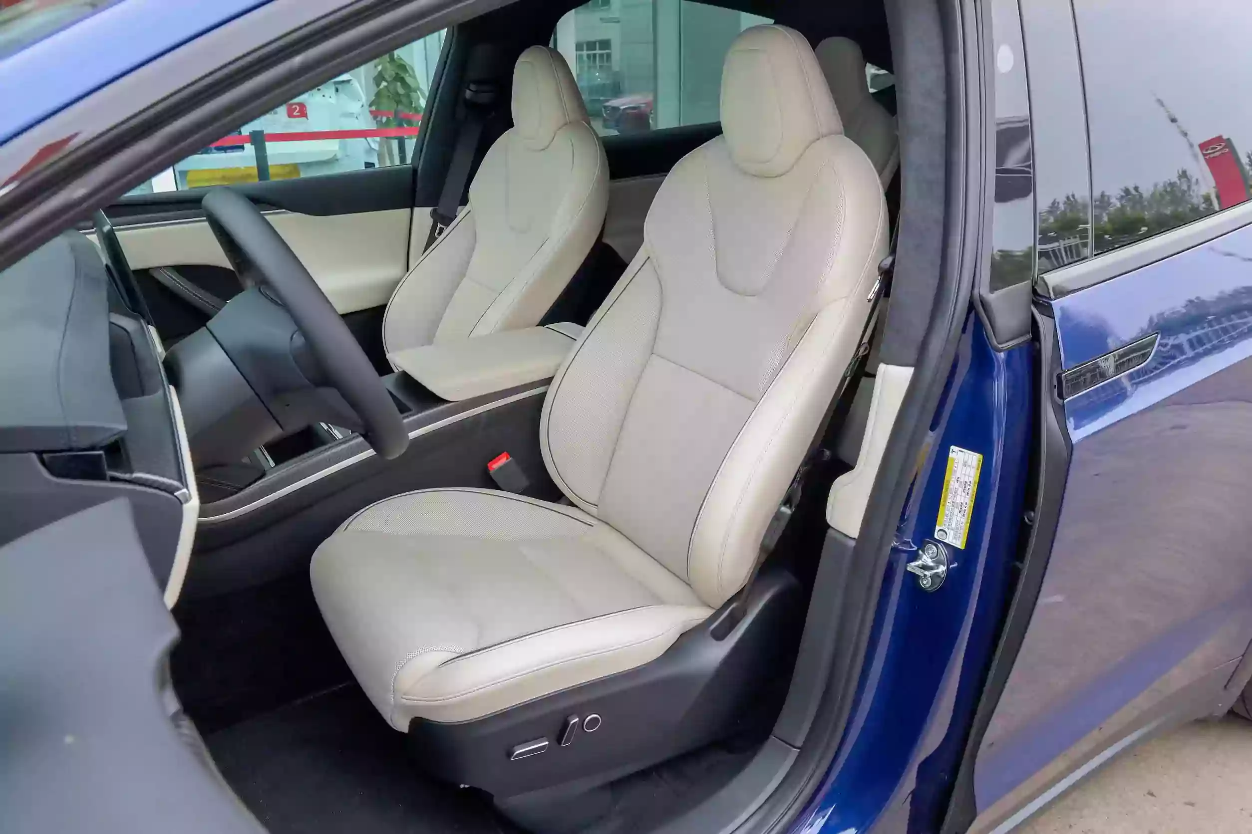 tesla model x 2023 space-1