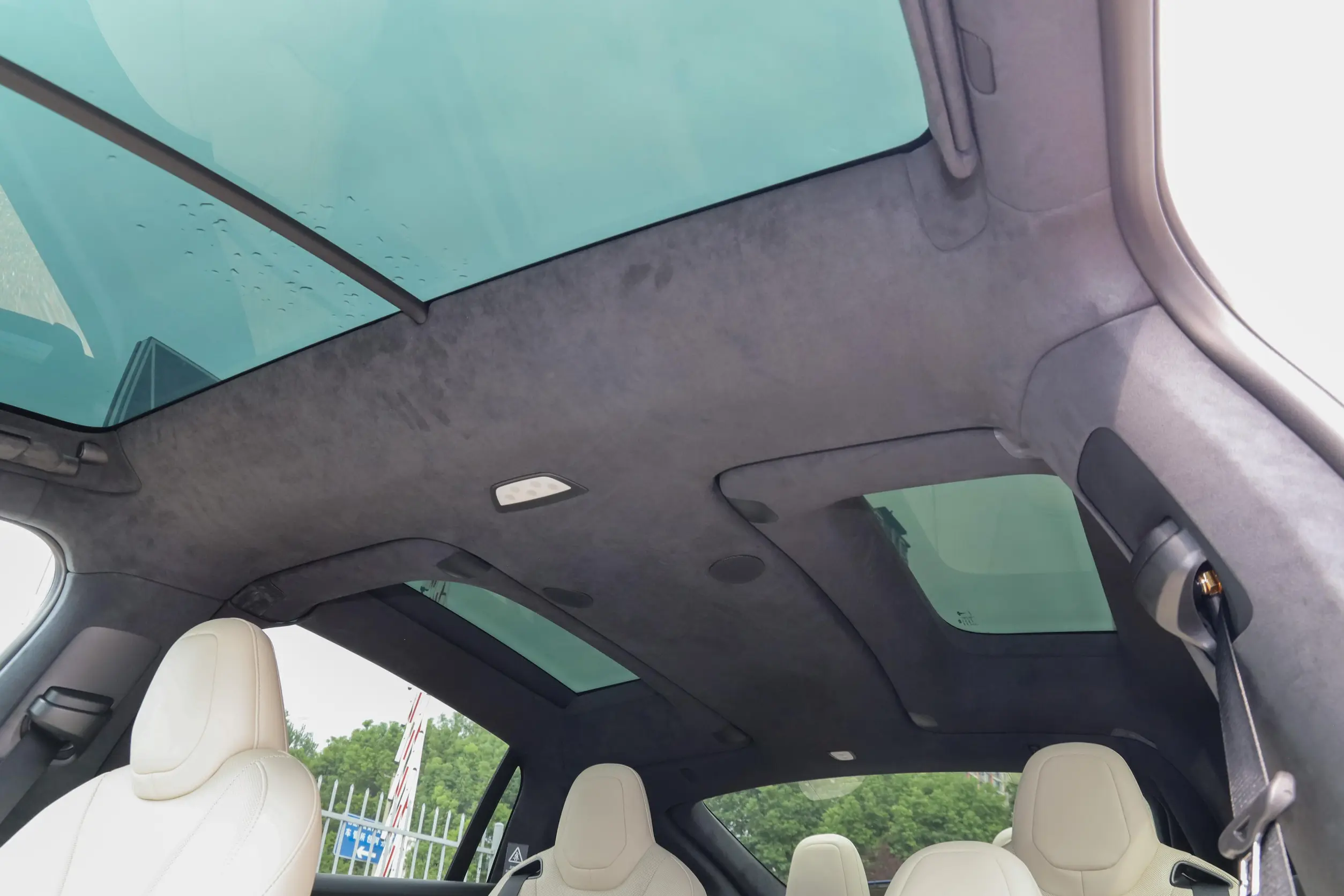 tesla model x 2023 space-3