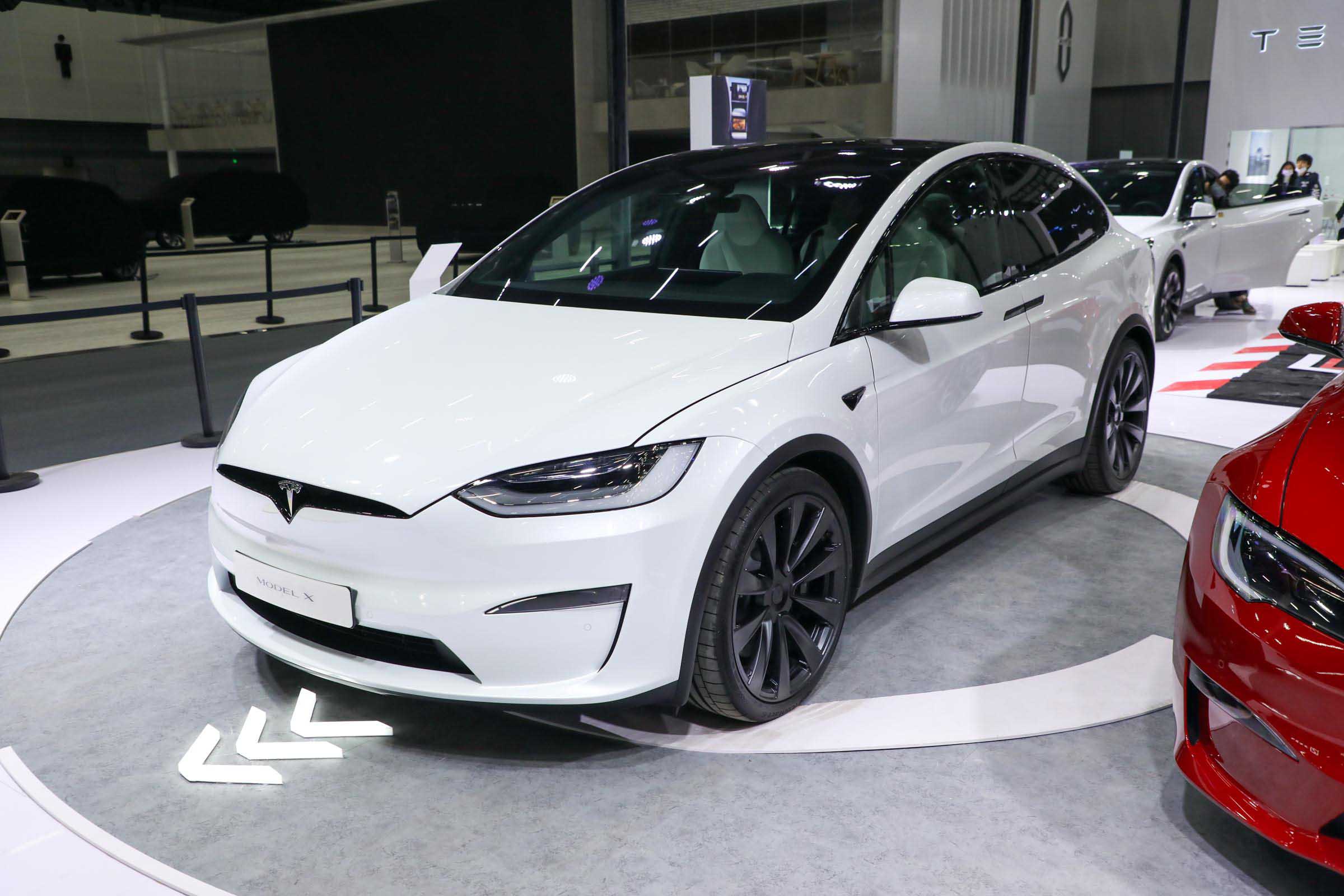 Tesla Model X.