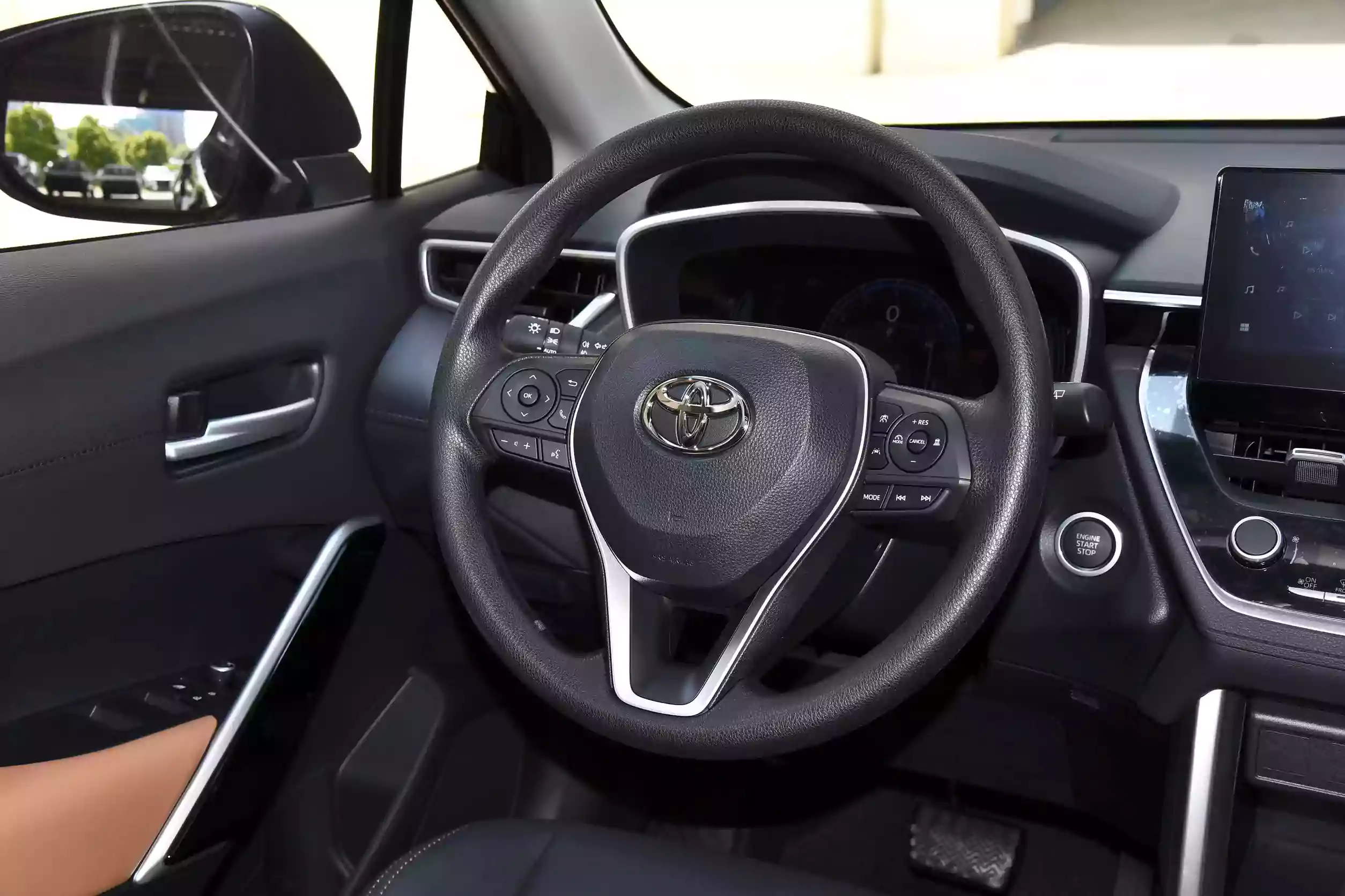toyota frontlander 2023 интерьер-2