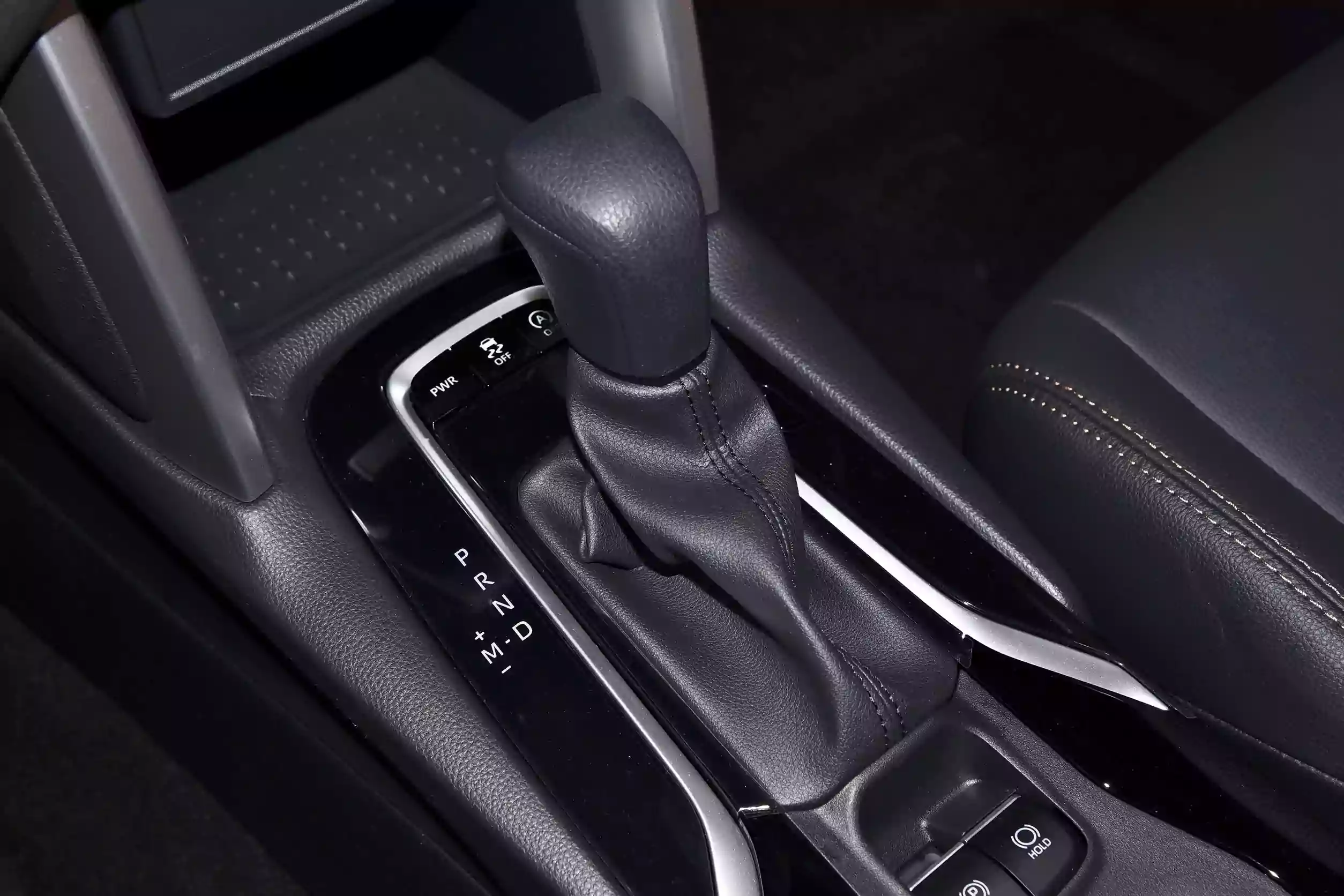 toyota frontlander 2023 интерьер-3