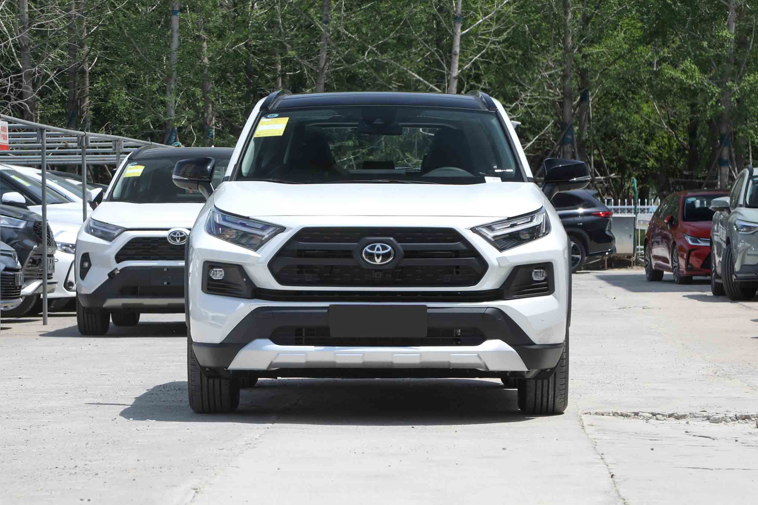 toyota rav4 2023 внешний вид-2