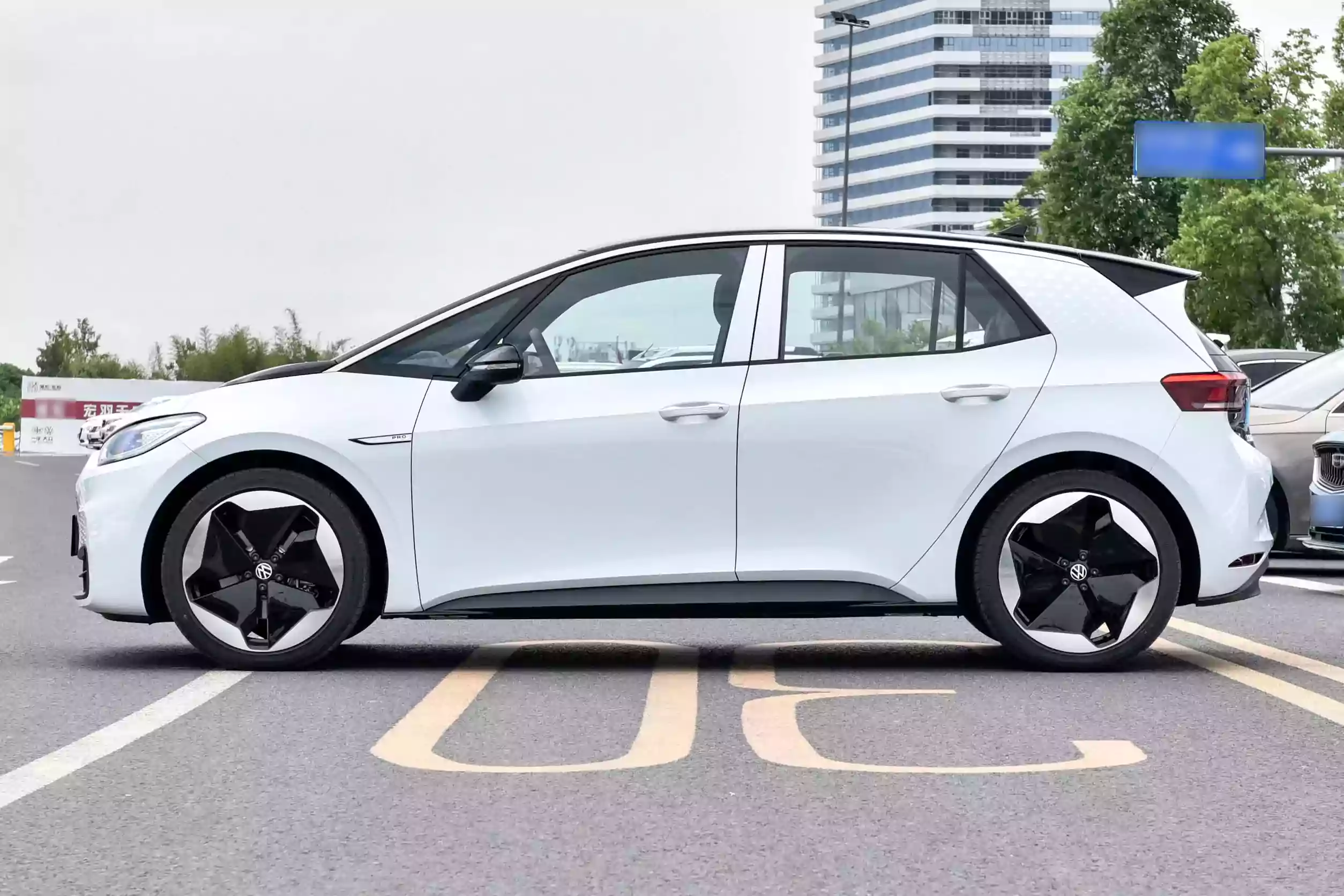 volkswagen id.3 2023 внешний вид-3