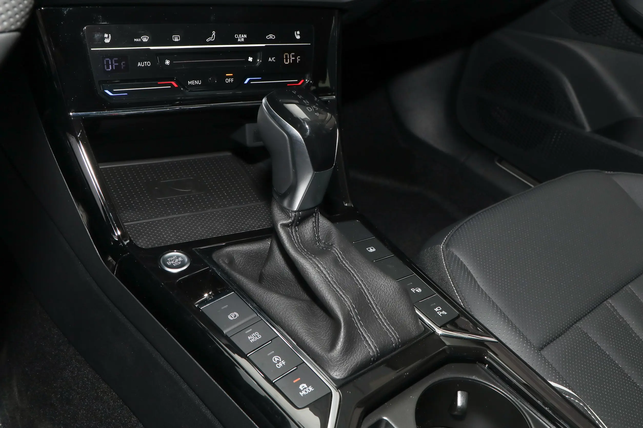 volkswagen passat 2024 interior-3