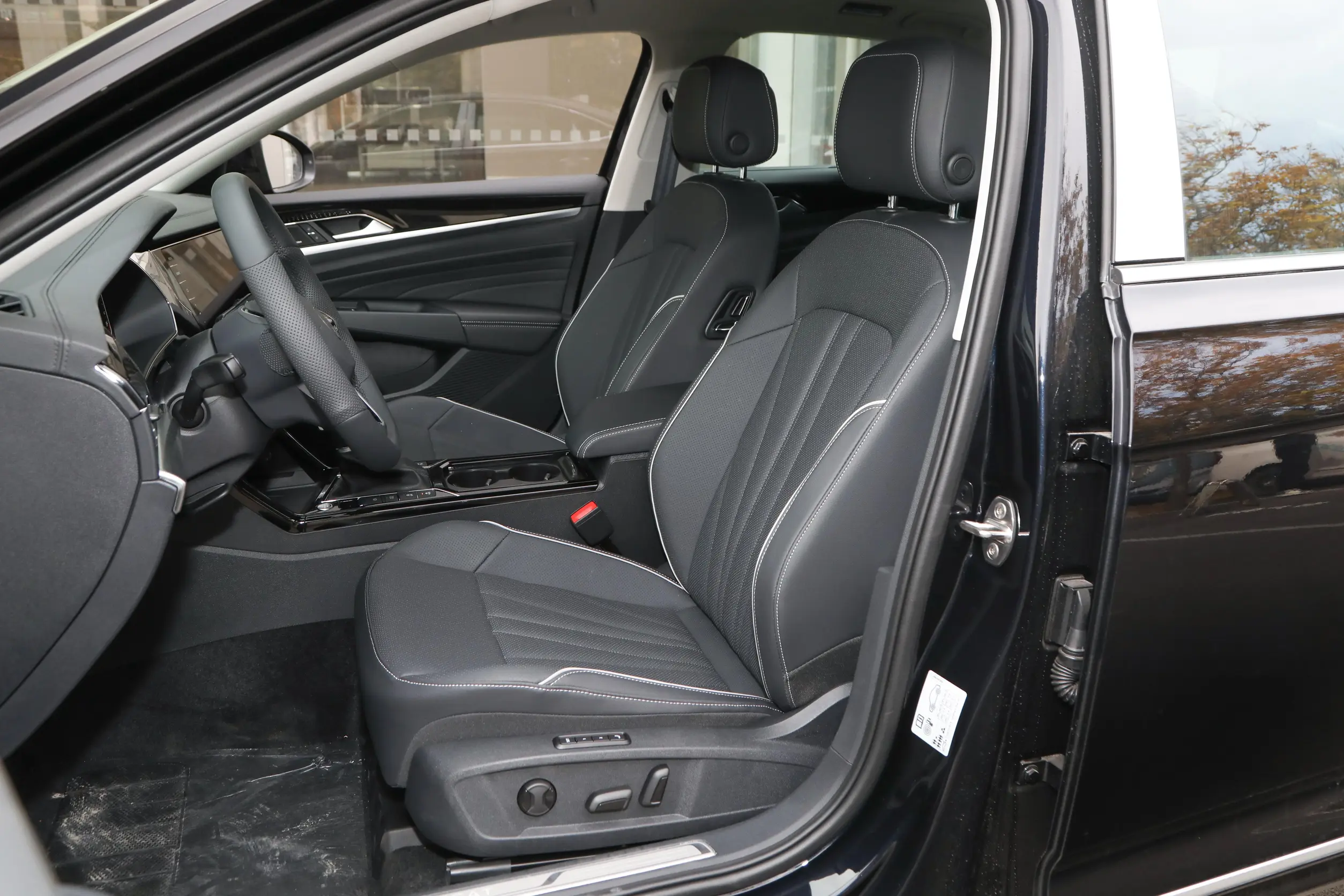 volkswagen passat 2024 space-1