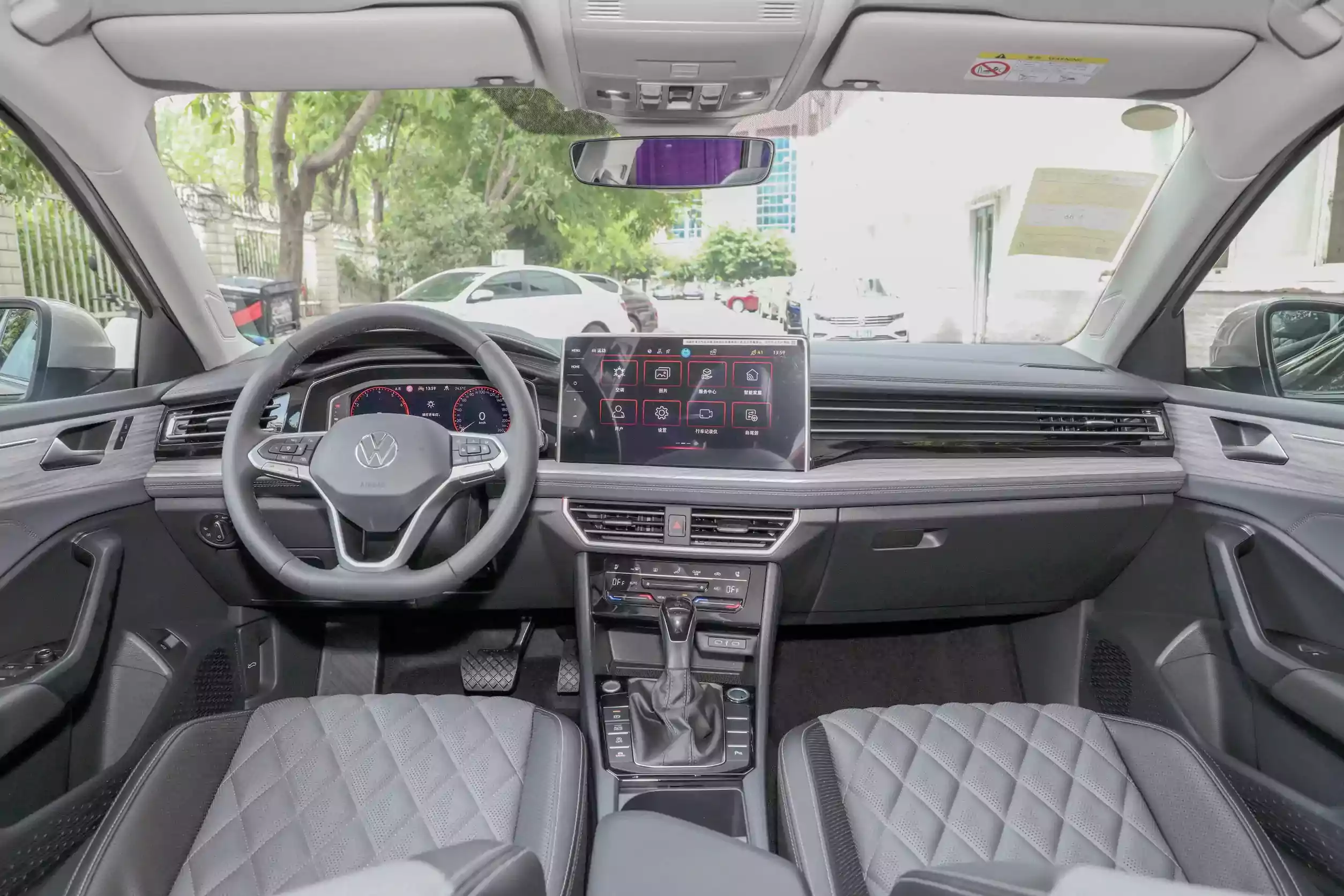 volkswagen sagitar 2023 interior-1