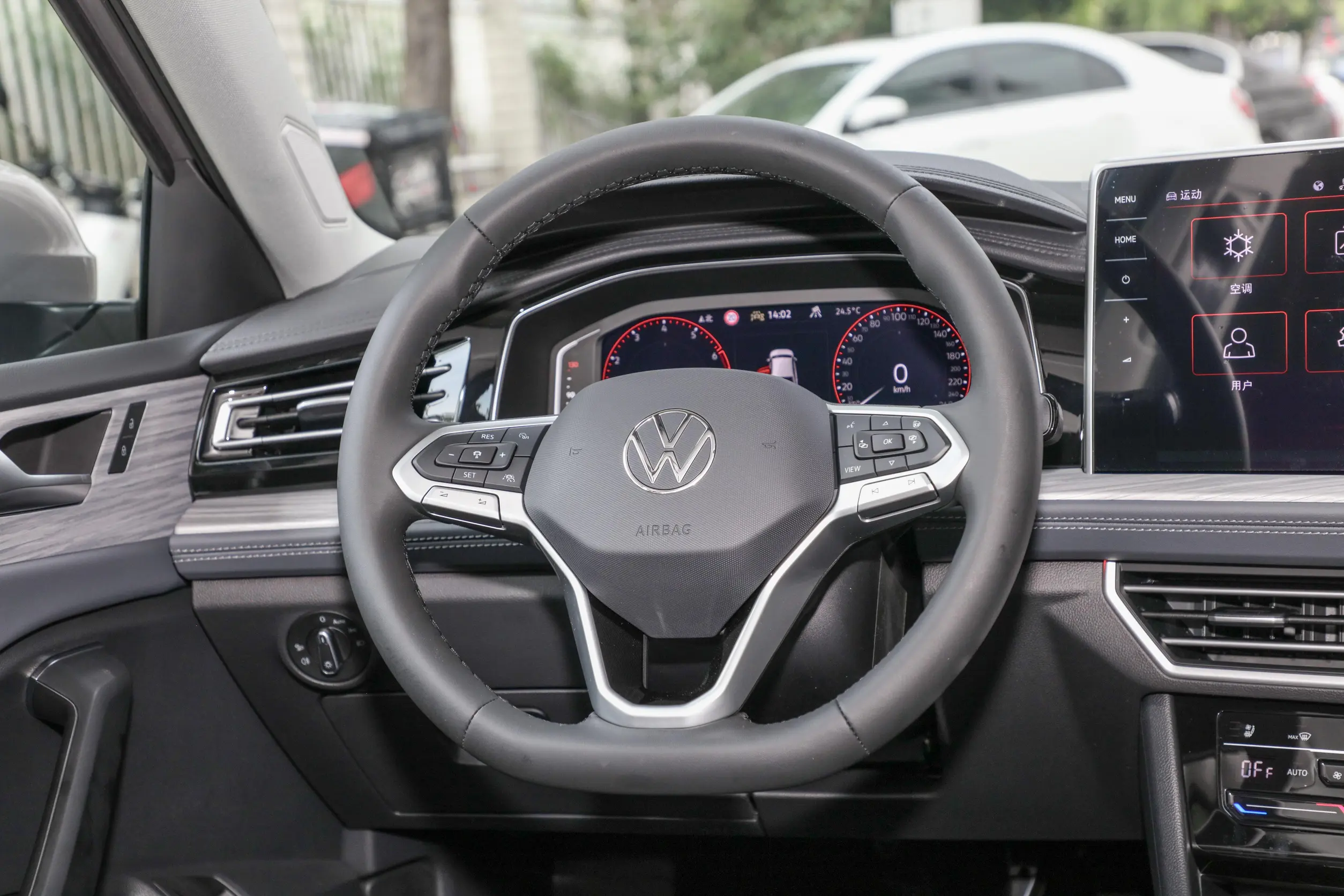 volkswagen sagitar 2023 интерьер-2