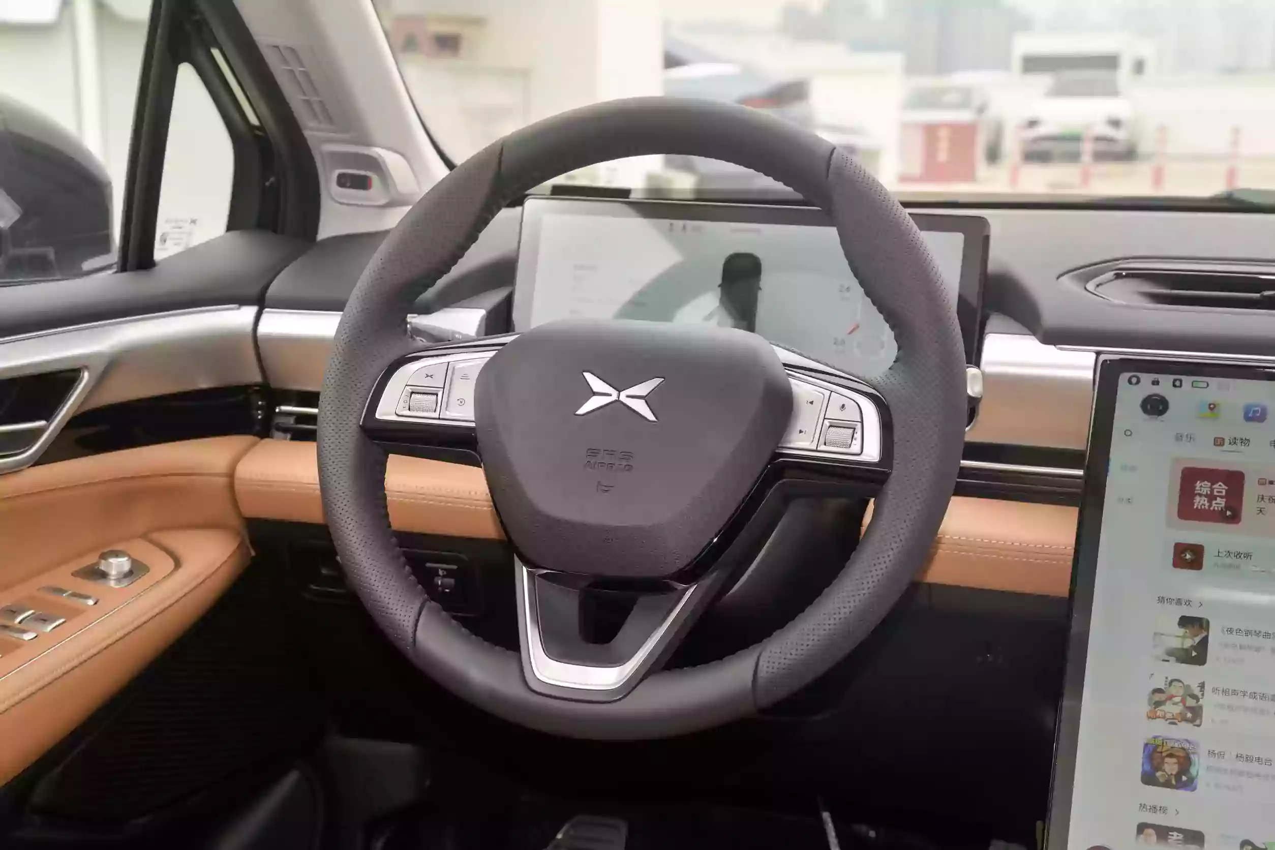xpeng p5 2024 интерьер-2