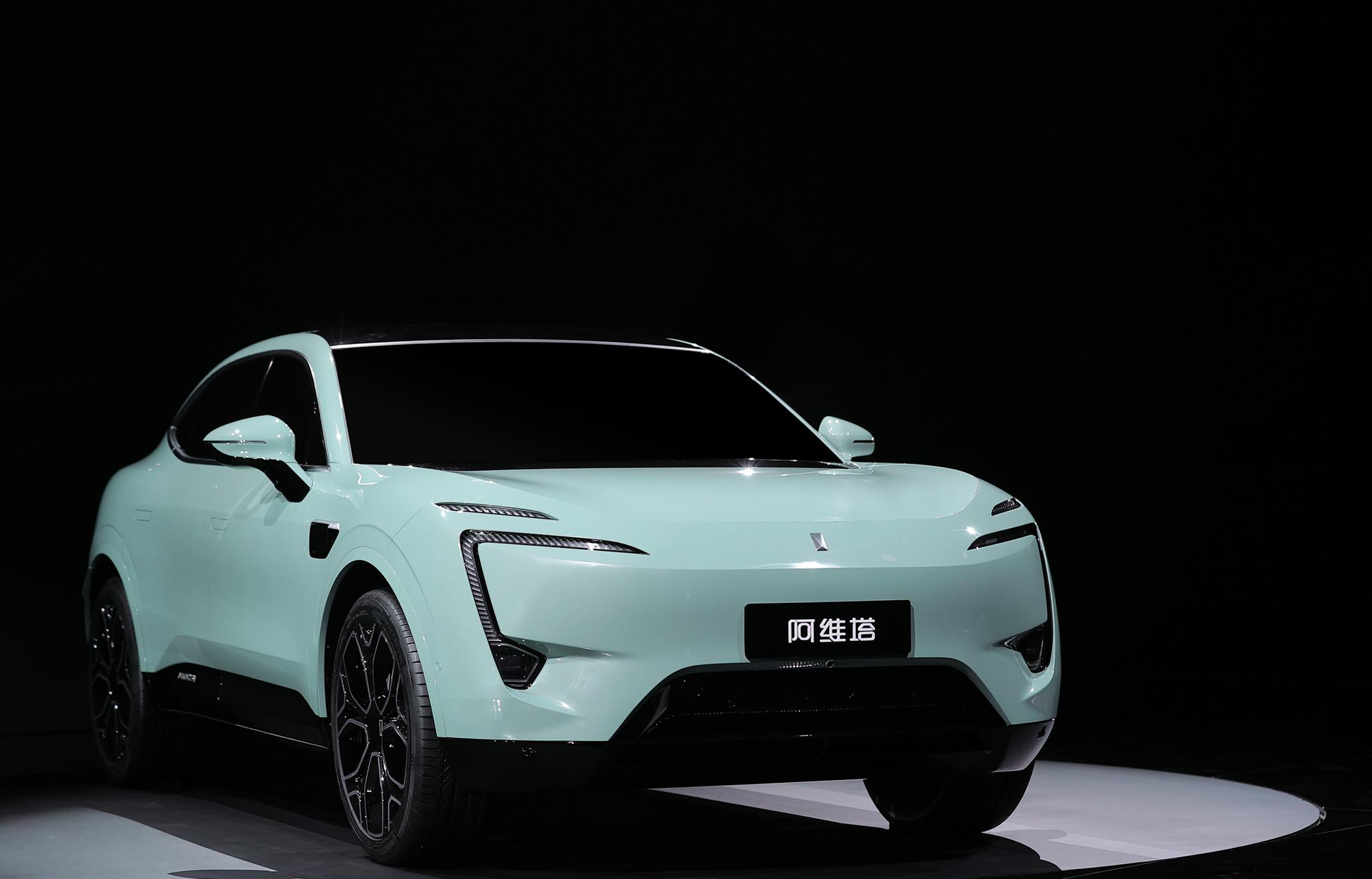 Автосалон Avatr 11 Photo-1