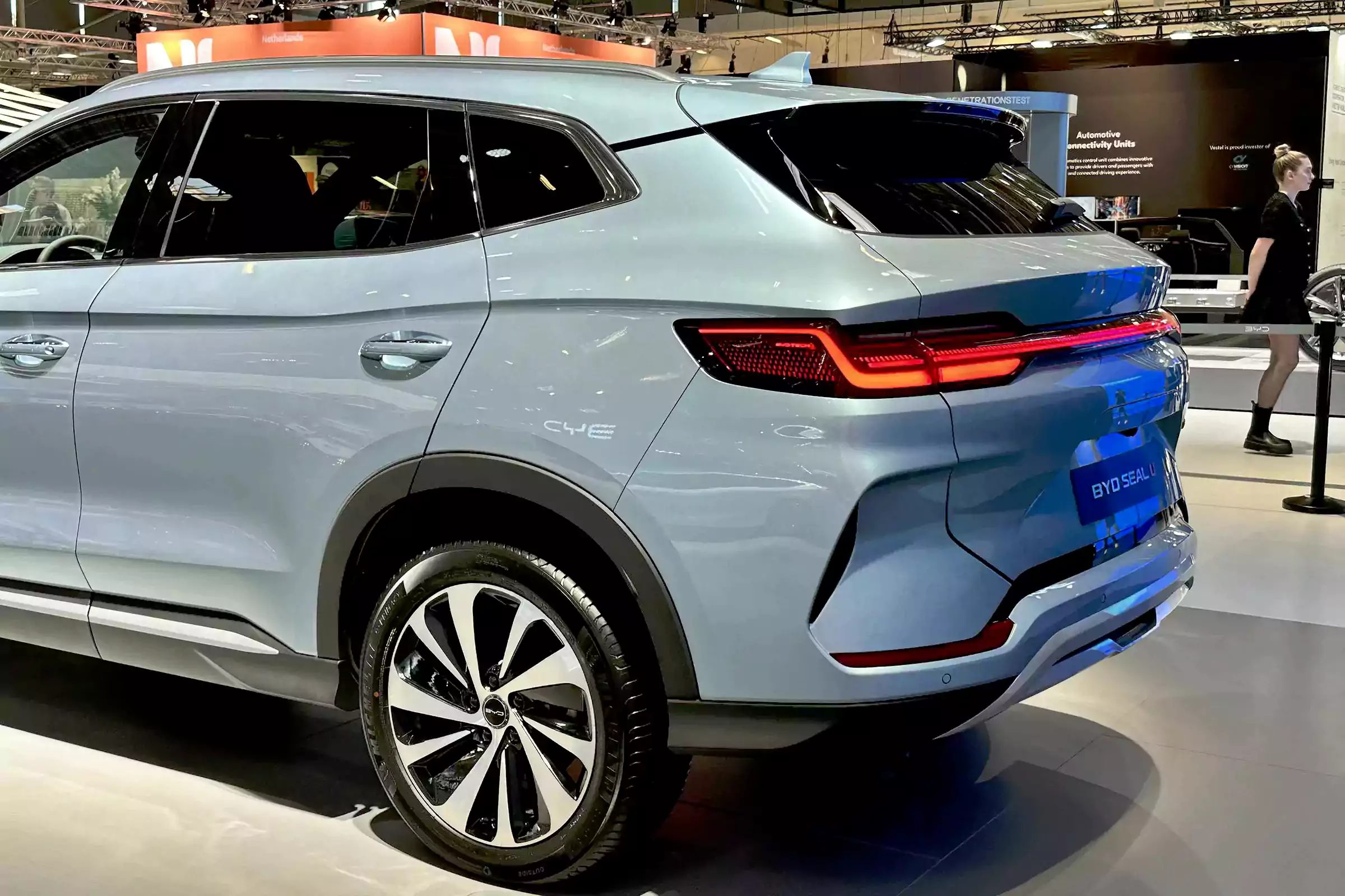 Byd Song Plus DM-I сзади внешний вид