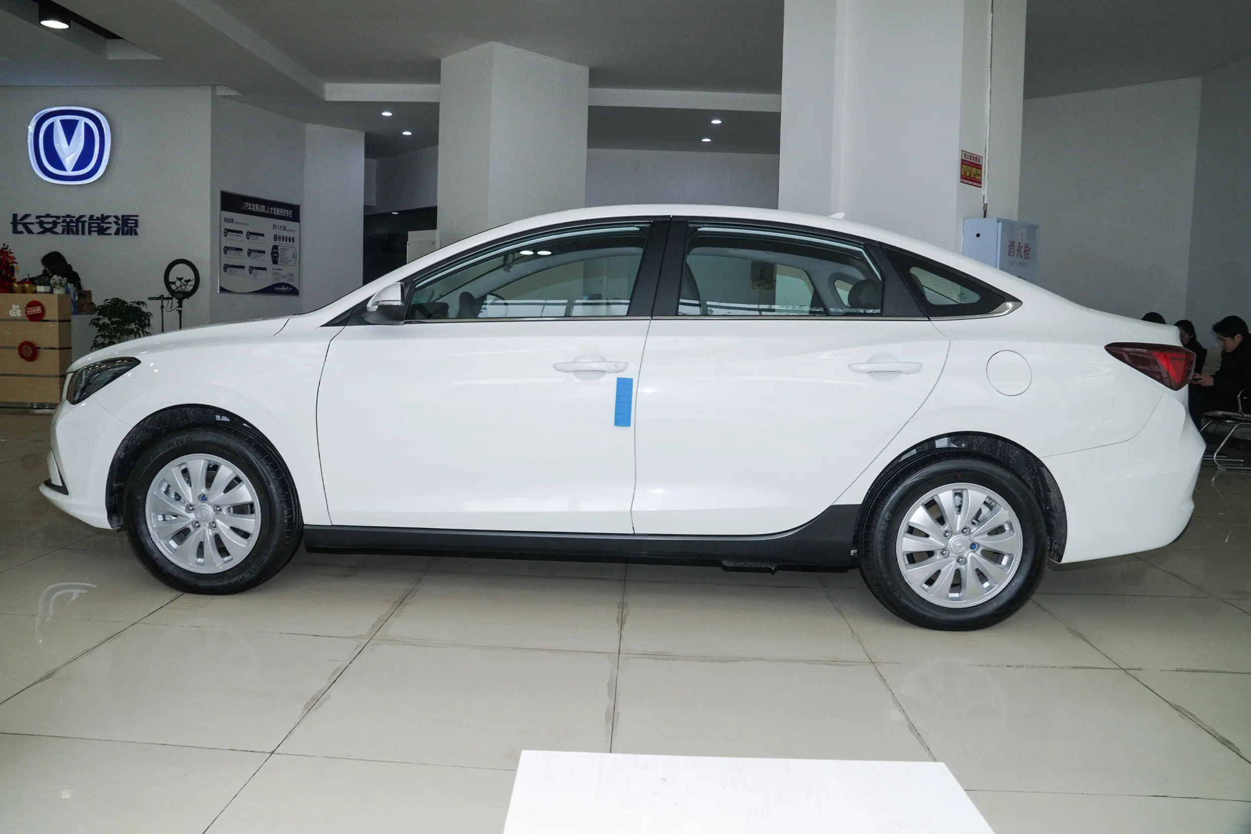 changan eado ev 2024 внешний вид-3