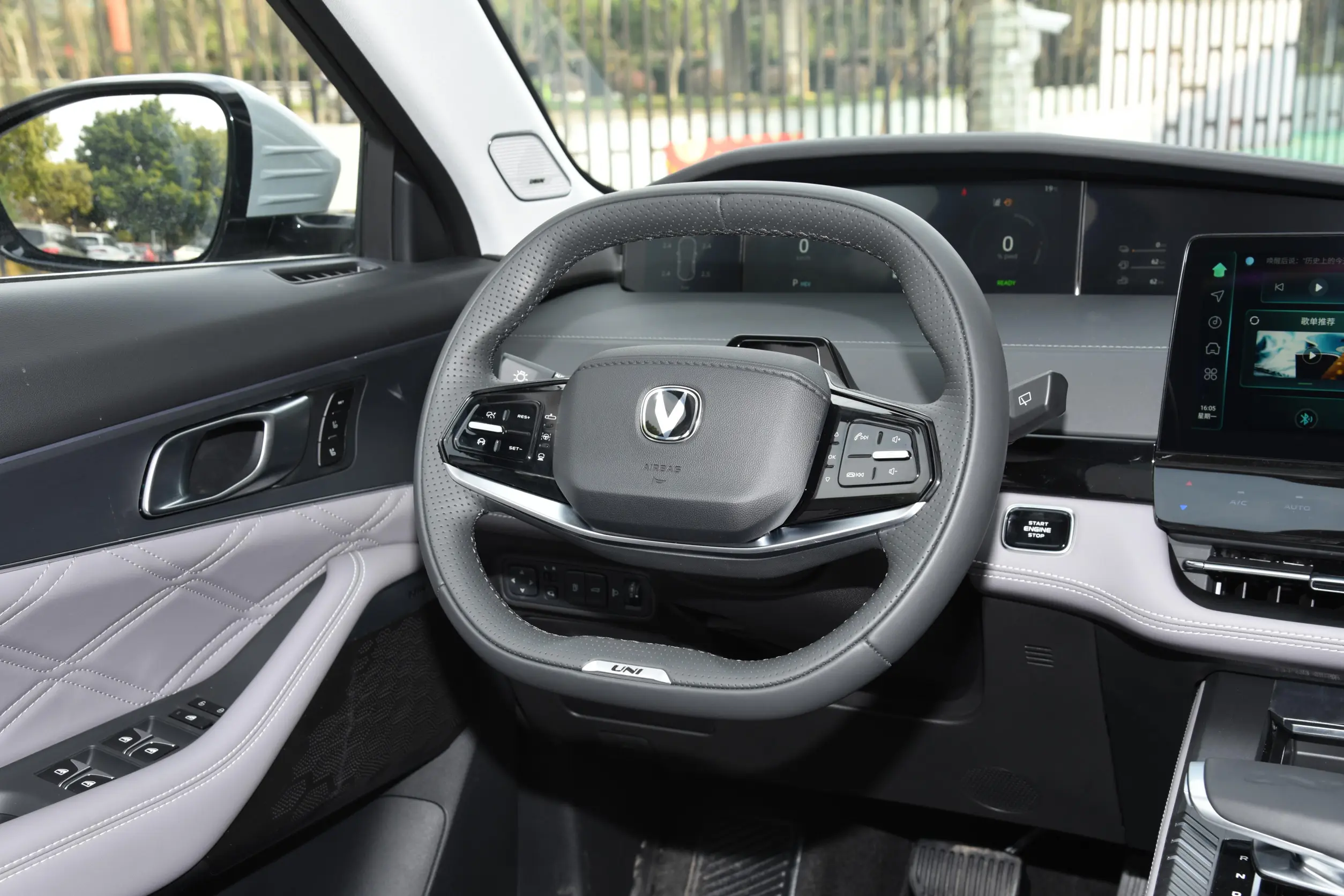 changan uni-k idd 2024 интерьер-2