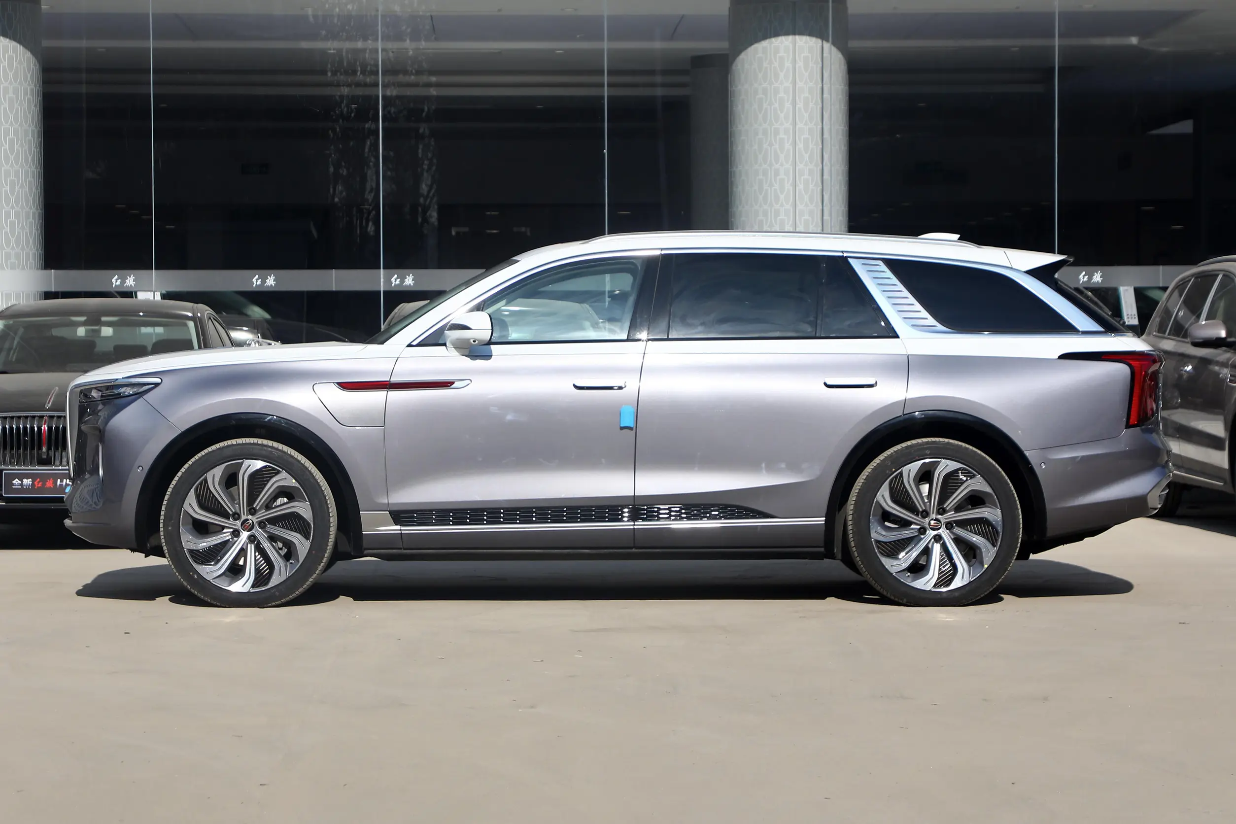 Hongqi E-HS9 внешний вид 2