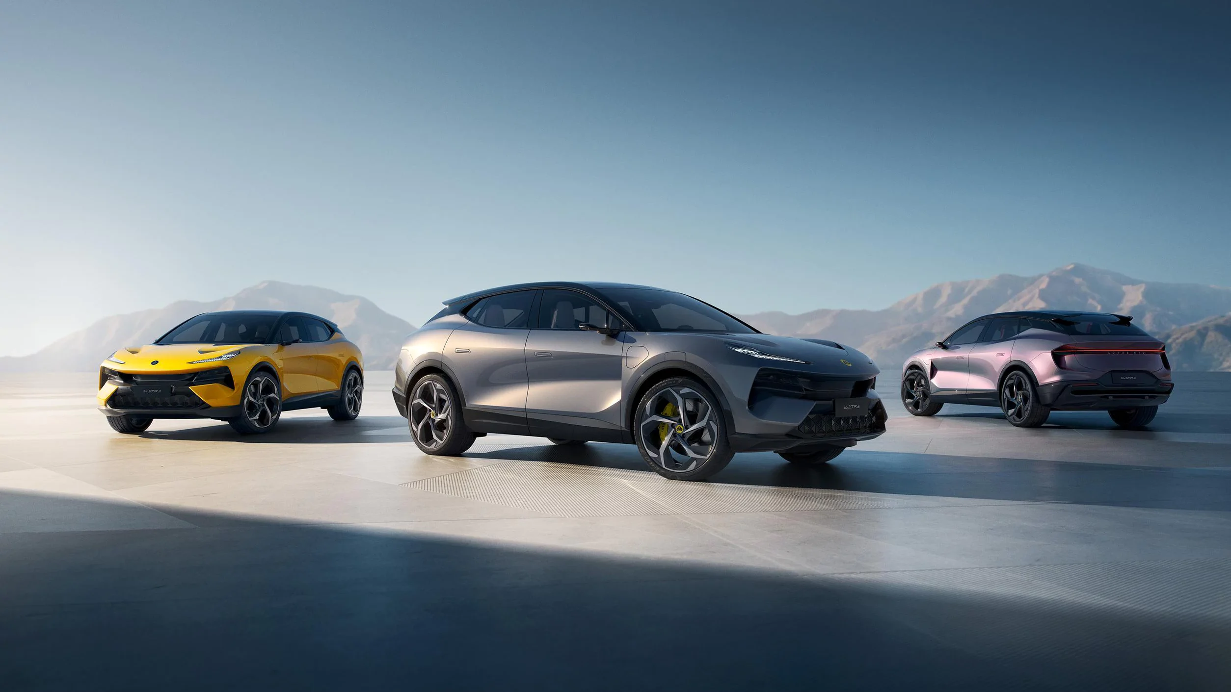 Lotus eletre в трех цветах