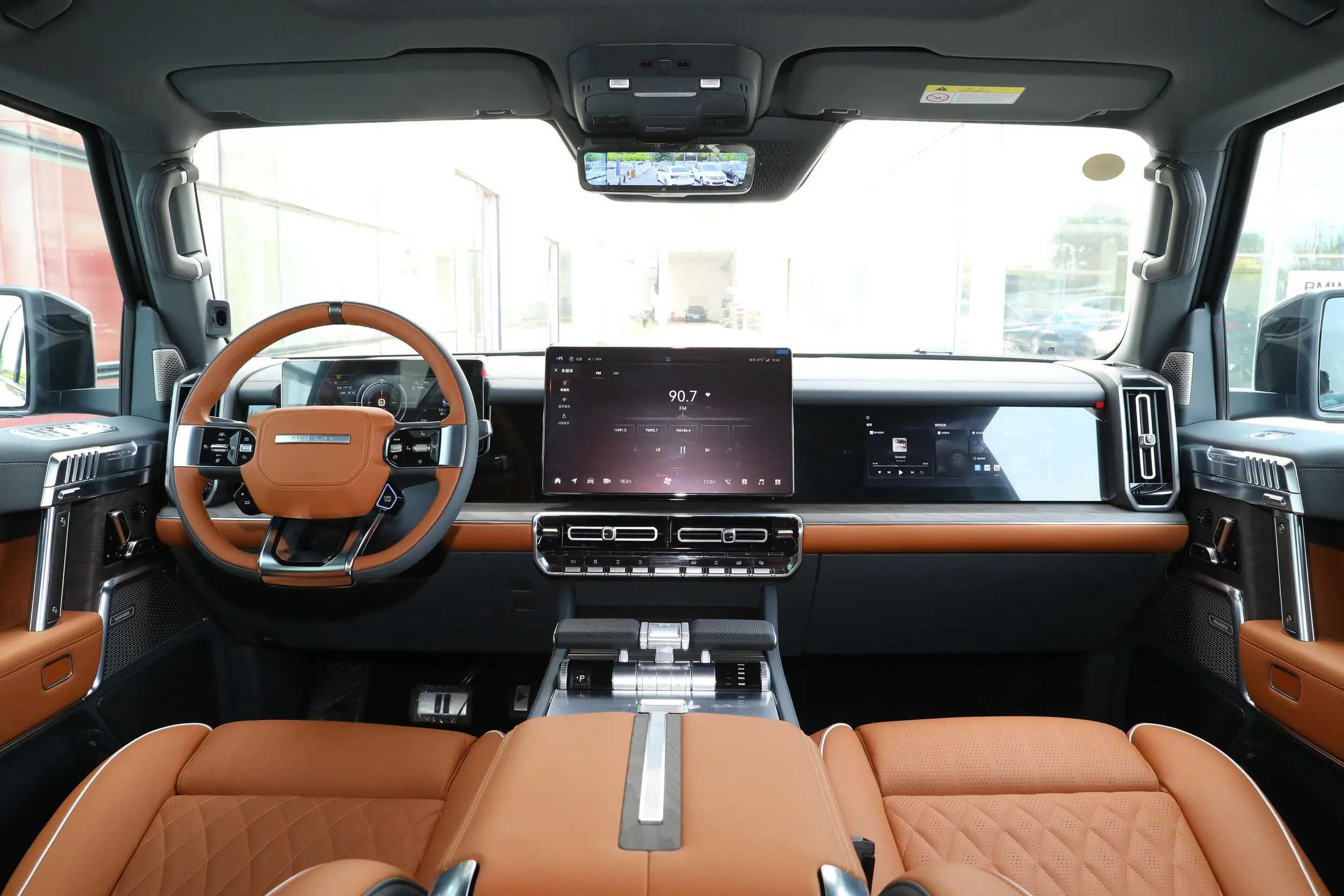 m-hero 917 ev 2023 interior-1