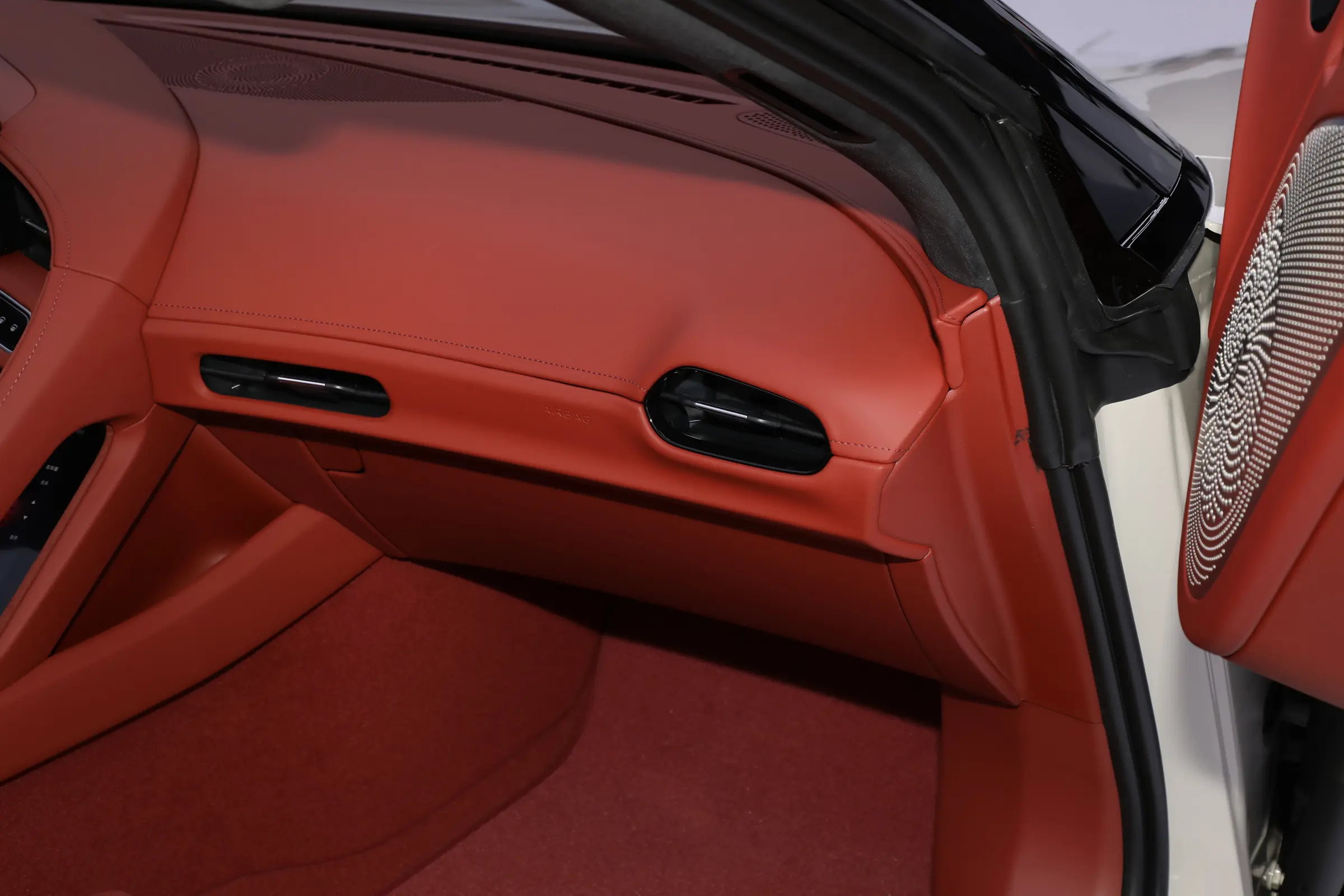 mg cyberster 2024 interior-4