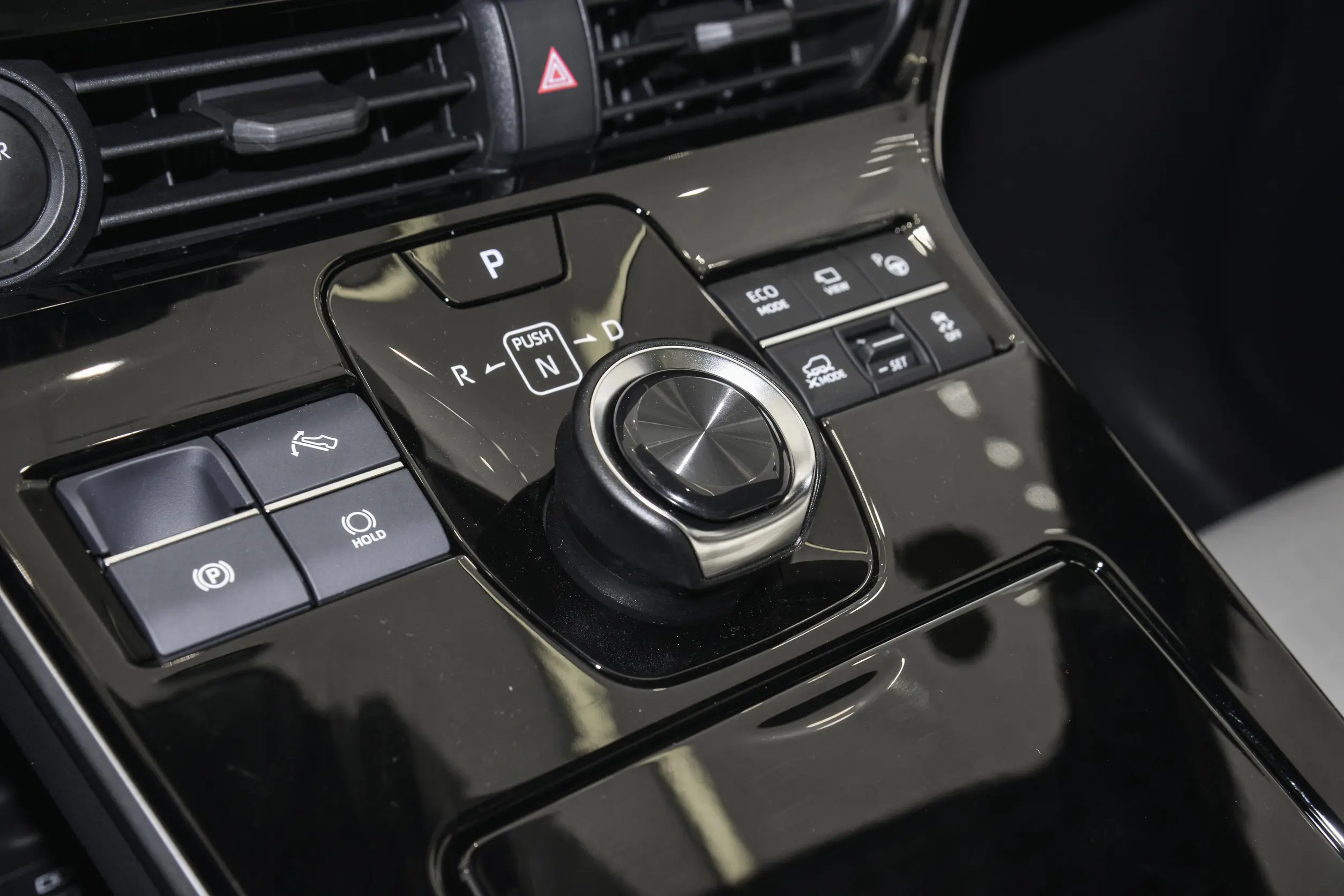 toyota bz4x 2024 interior-3