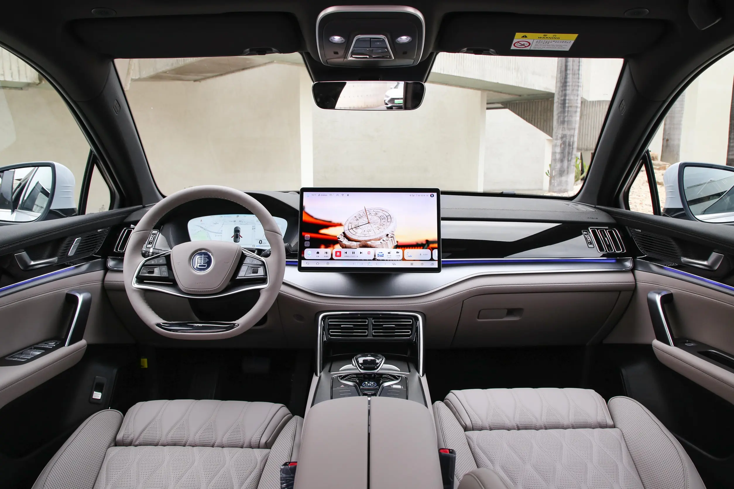 byd tang dm-i 2024 interior-1