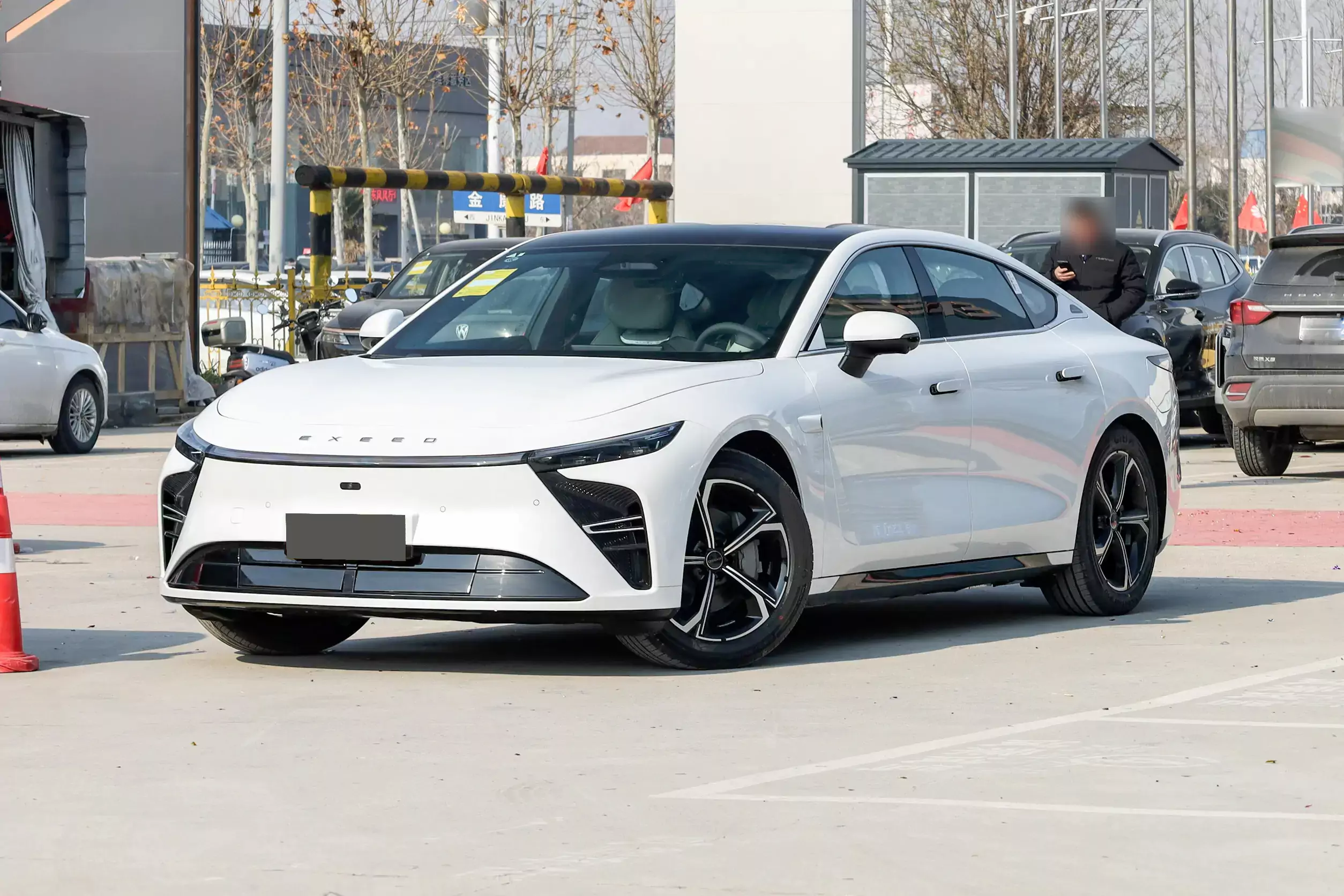 exeed sterra es 2024 внешний вид-1