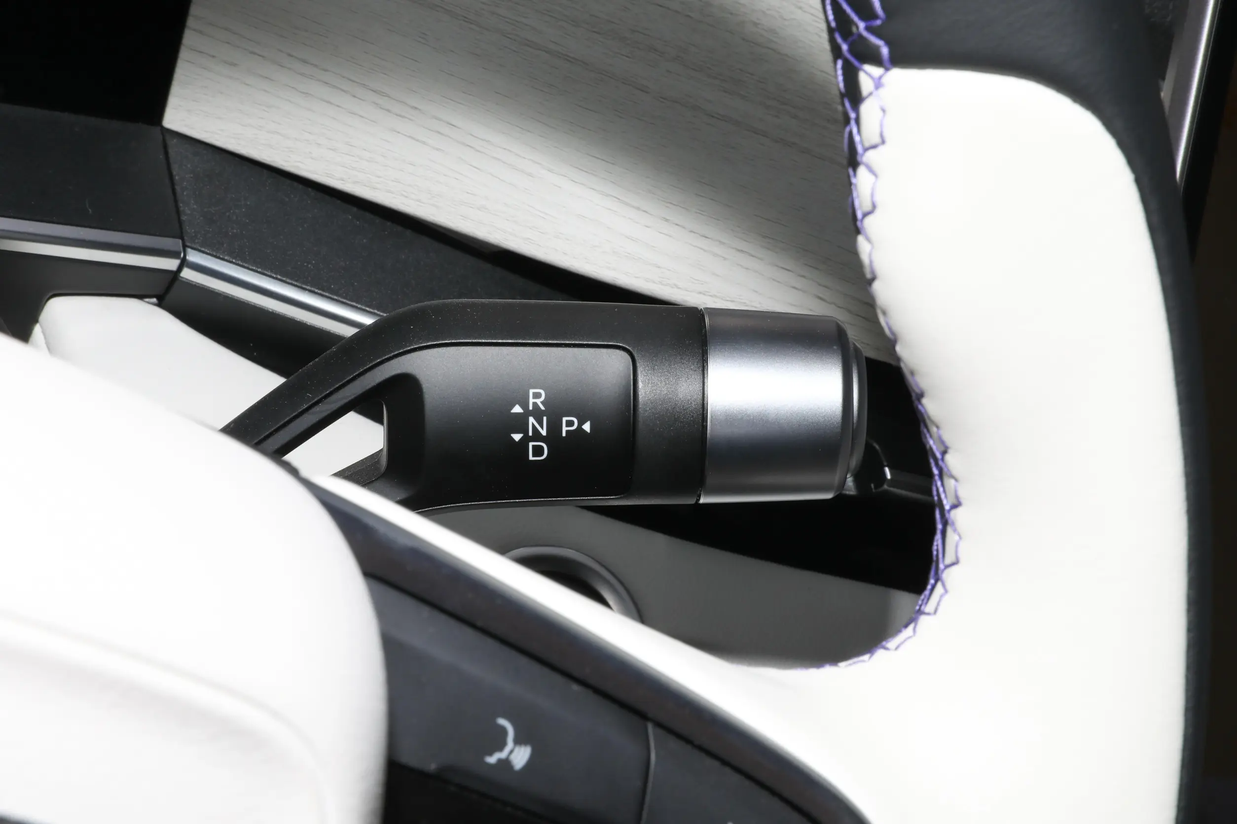 geely protace l 2024 interior-3