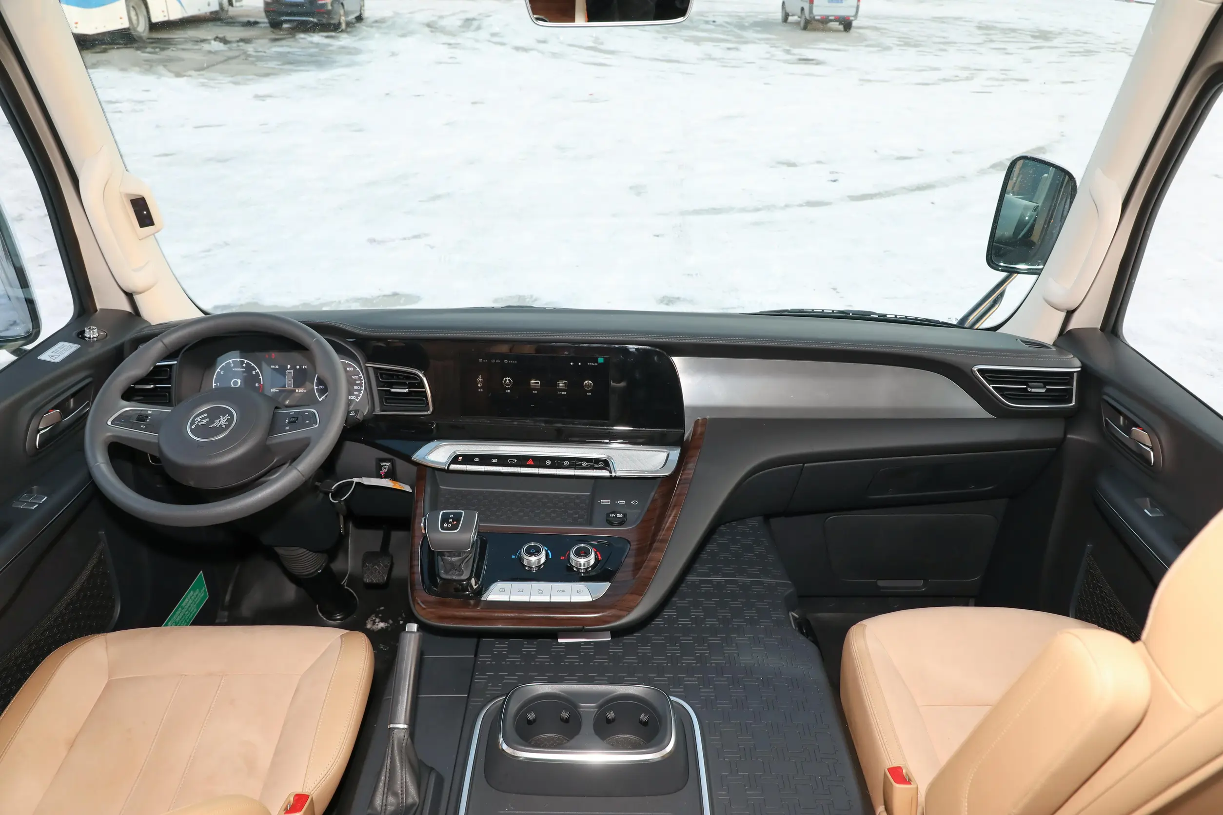 hongqi guoyue 2024 интерьер-1