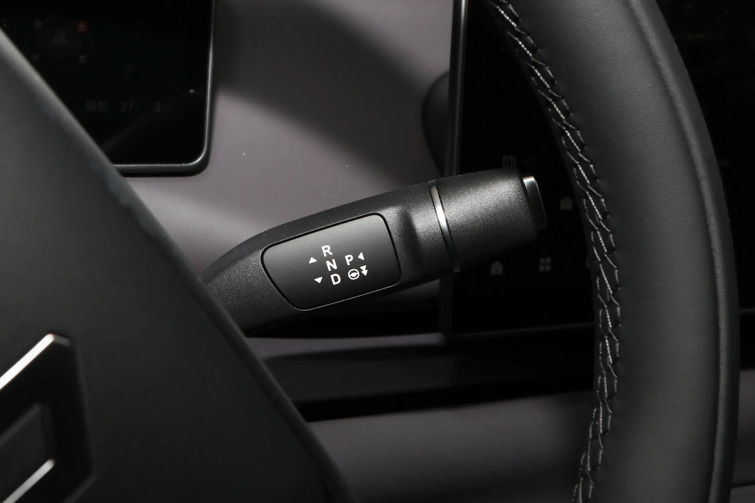 leapmotor c10 2024 интерьер-3