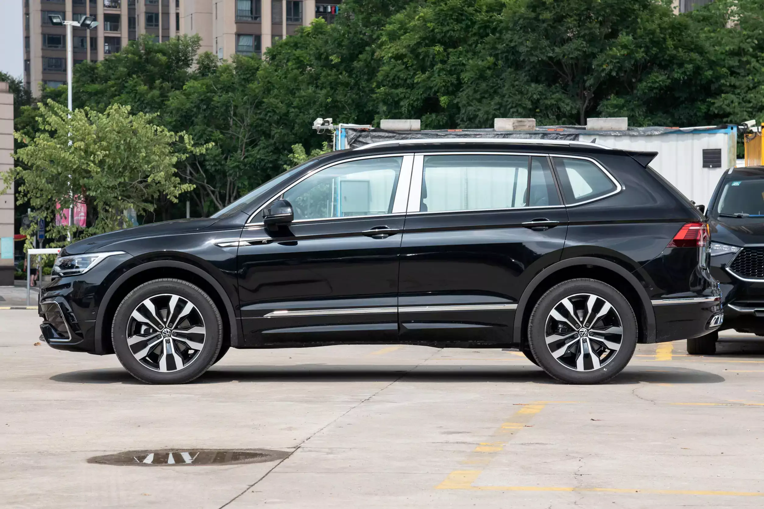 volkswagen tiguan l 2024 внешний вид-3